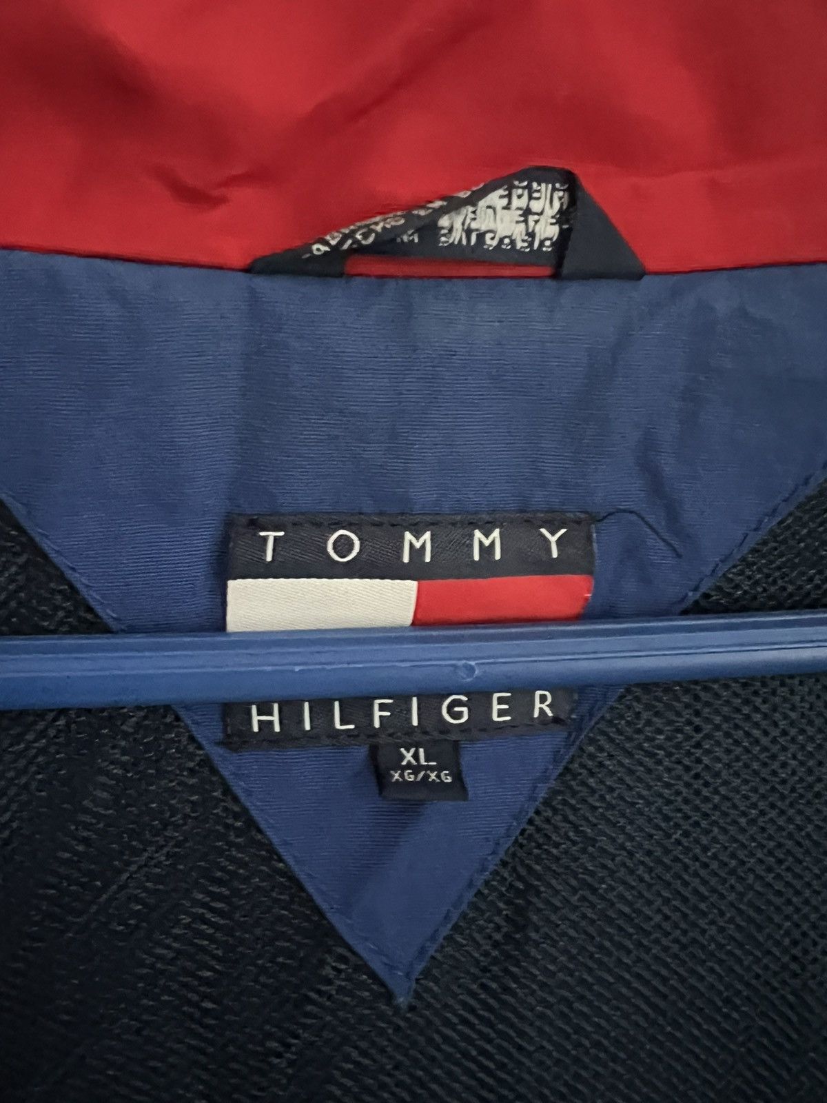 Tommy Hilfiger VINTAGE TOMMY HILFIGER NYLON WINDBREAKER BLUE JACKET Size US XL / EU 56 / 4 - 12 Thumbnail