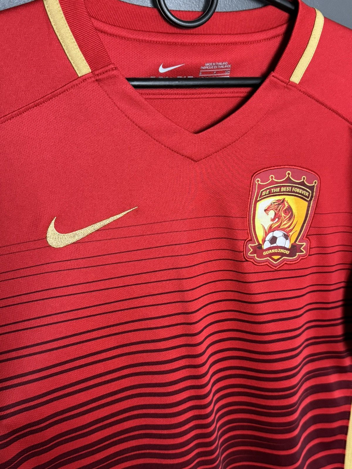 Nike Guangzhou Evergrande 16/17 Home Football Soccer Jersey Shirt Size US S / EU 44-46 / 1 - 3 Thumbnail