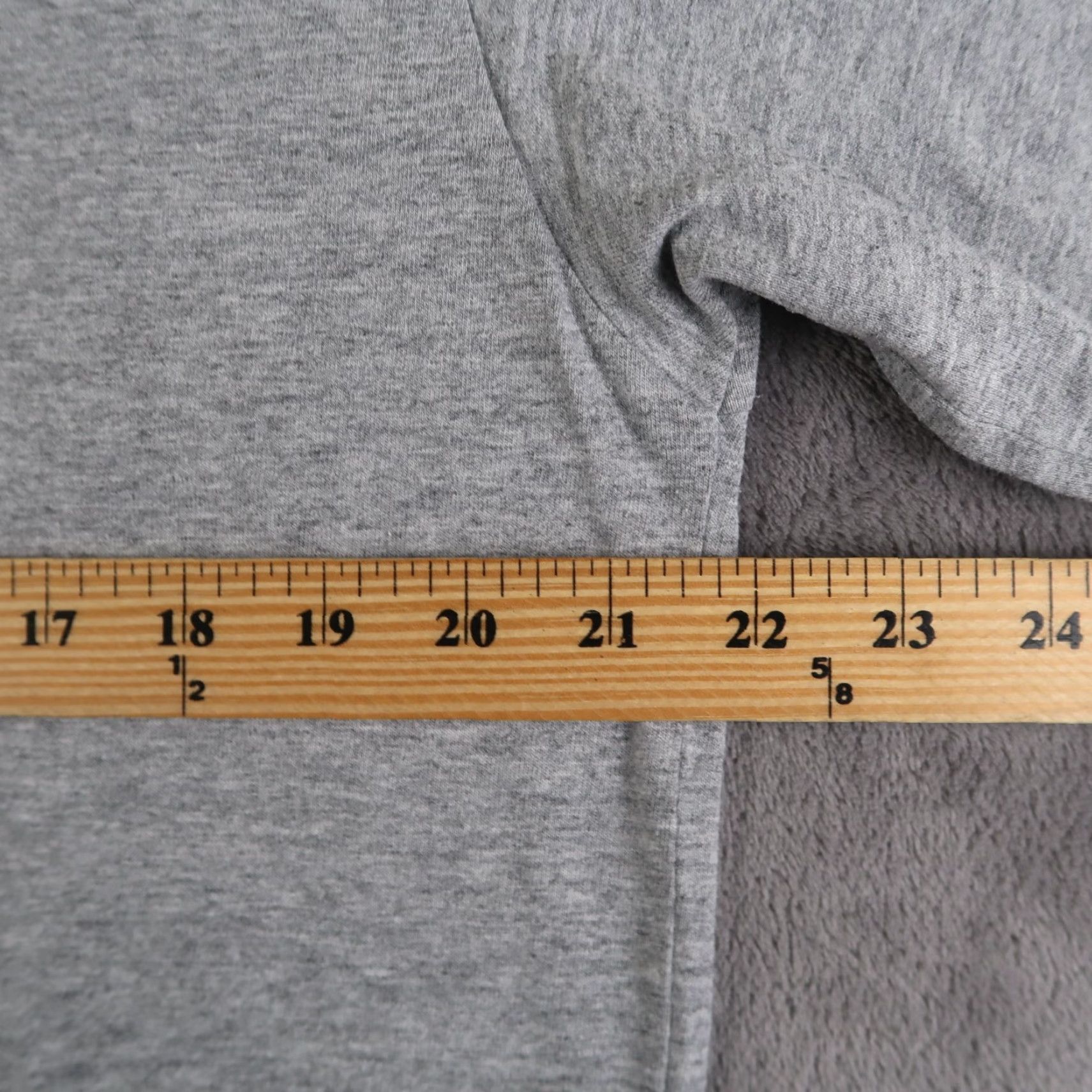 Vintage VINTAGE The Black Dog Mens L T Shirt Gray Martha's Vineyard Short Sleeve 2004 Crew Neck Dog Logo Graphic Print Cotton Knit Size US L / EU 52-54 / 3 - 6 Thumbnail