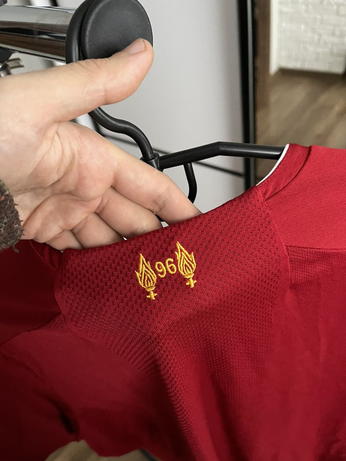 New Balance 2019/2020 Liverpool New Balance Soccer Jersey Kit Shirt Tee Size US M / EU 48-50 / 2 - 11 Thumbnail