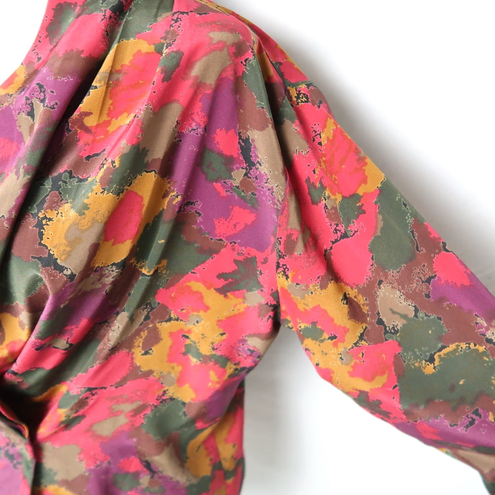 Vintage VINTAGE 90s Impressions pink and green abstract print shawl collar blouse M Size M / US 6-8 / IT 42-44 - 3 Thumbnail