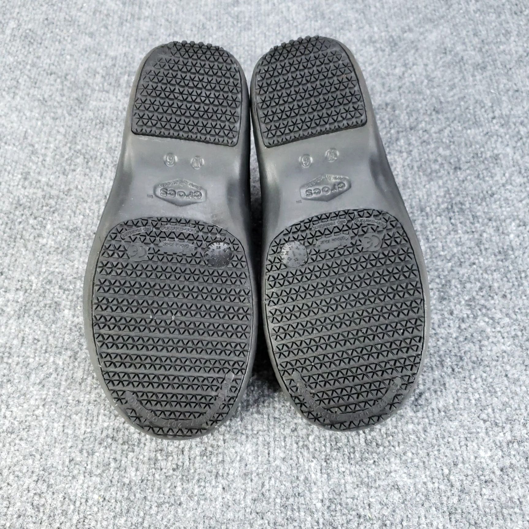 Crocs CROCS Clogs Women 6 Black Slip On Comfort Waterproof Slip Resistant Casual Shoes Women Lighweight Synthetic Flat Toe Round Vintage No 207231 Size ONE SIZE - 7 Thumbnail