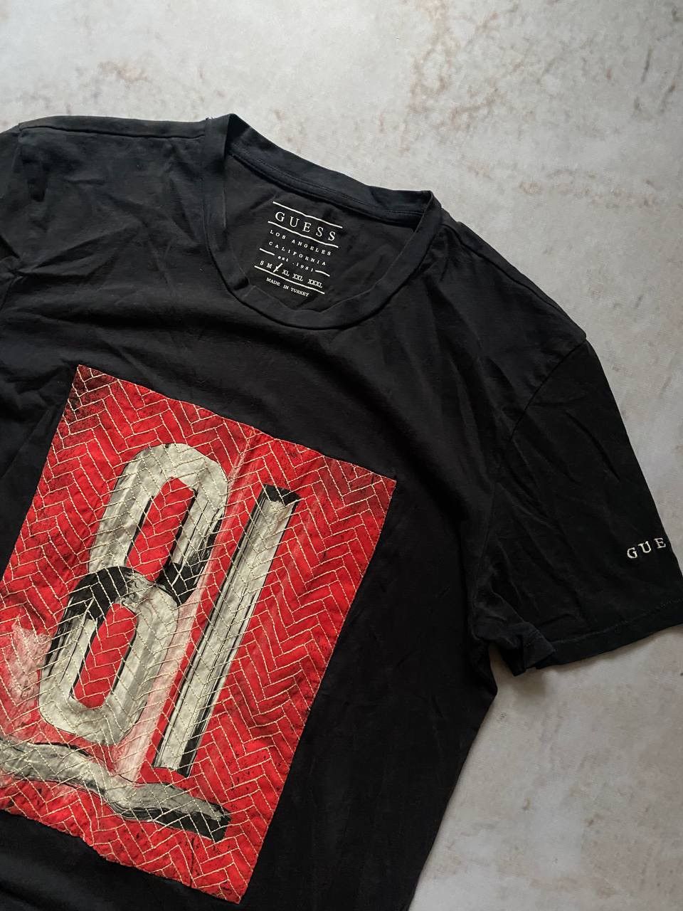 Guess Vintage Guess Y2K 81 Logo T Shirt Size US L / EU 52-54 / 3 - 2 Thumbnail