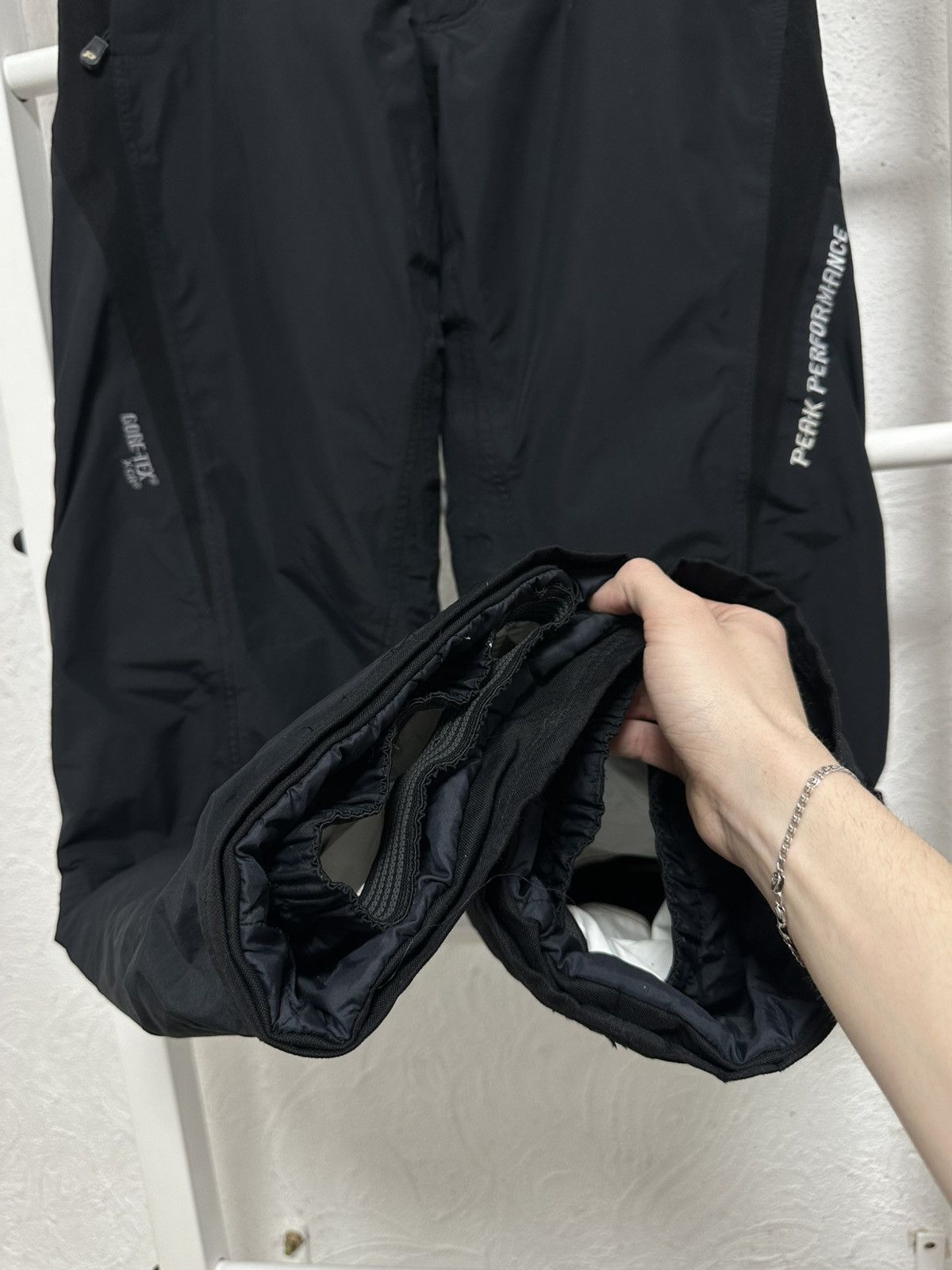 Peak Performance Peak Performance Men’s Gore-Tex Ski Pants Size M Black Size US 33 - 3 Thumbnail