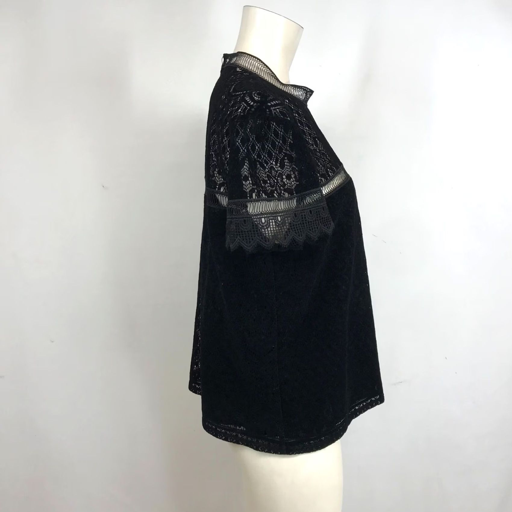 Laundry by Shelli Segal LAUNDRY BY SHELLI SEGAL Black Short Sleeve Lace Detail Top Womens L Size L / US 10 / IT 46 - 4 Thumbnail