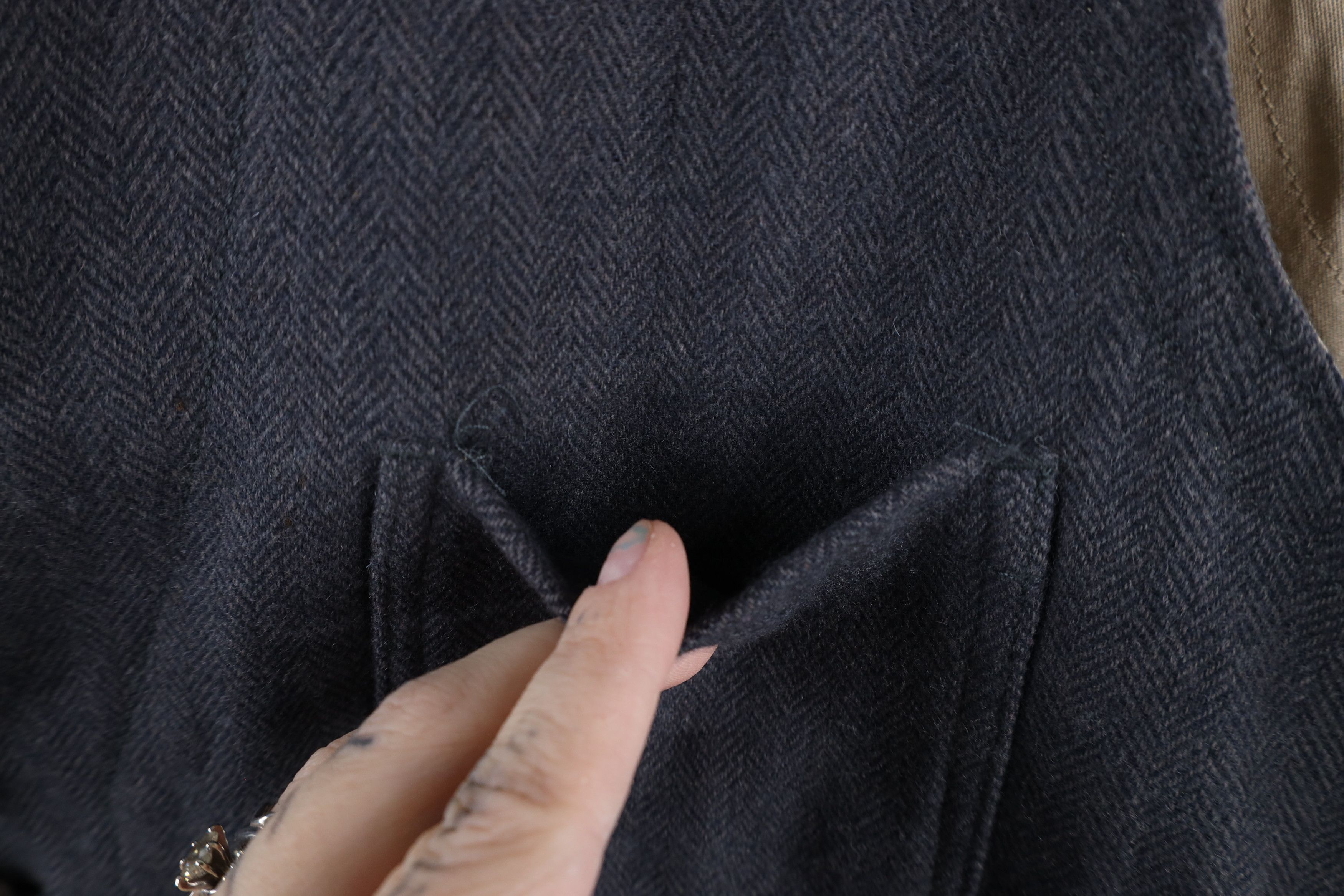 Vintage × Woolrich Woolen Mills Vintage Woolrich Herringbone Buckle Back Vest Jacket Gray Size US L / EU 52-54 / 3 - 5 Thumbnail