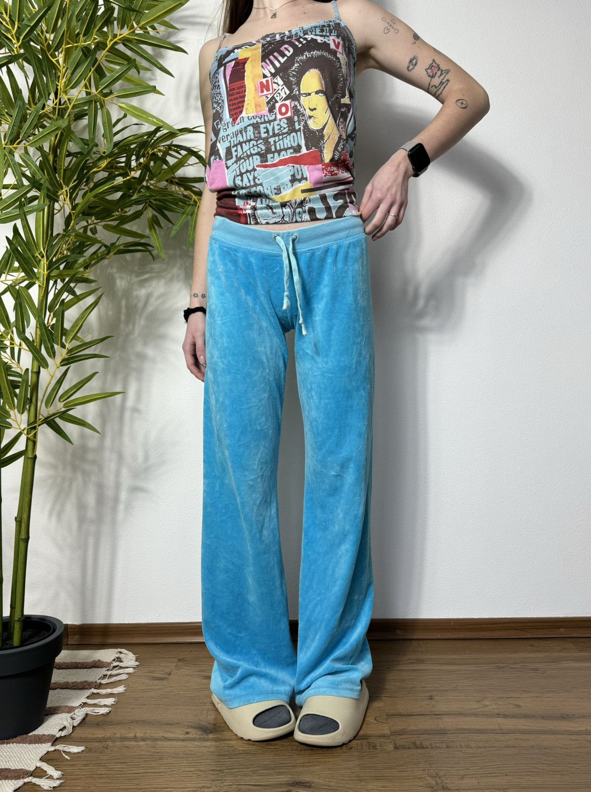 Juicy Couture VINTAGE JUICY COUTURE BUTTERFLY VELOUR PANTS Size 28" / US 6 / IT 42 - 2 Thumbnail