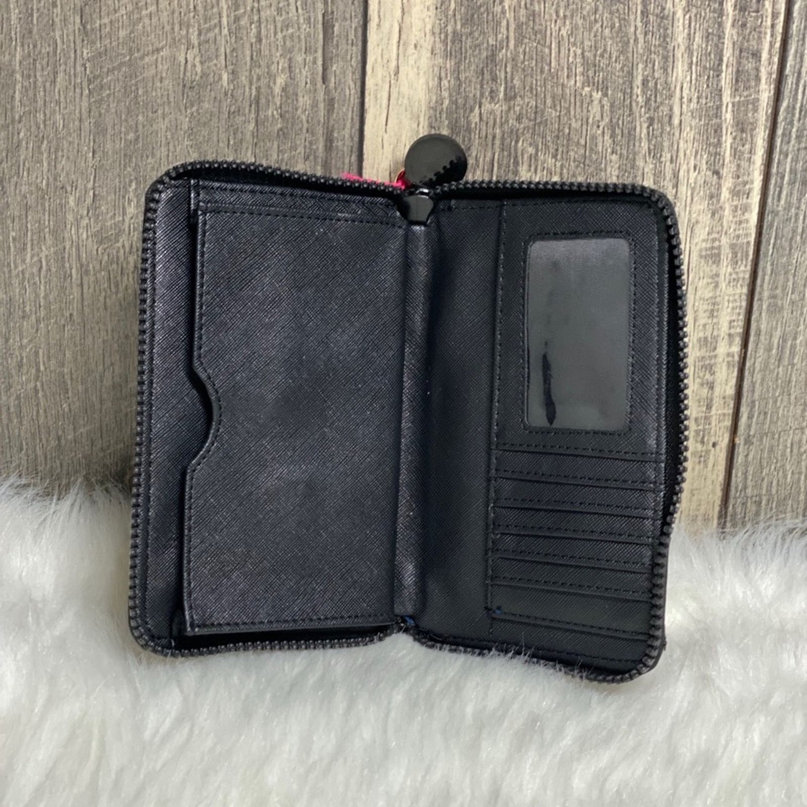 Goods NWT Black Nylon Quilted Widemouth Passport Wallet Size ONE SIZE - 5 Thumbnail
