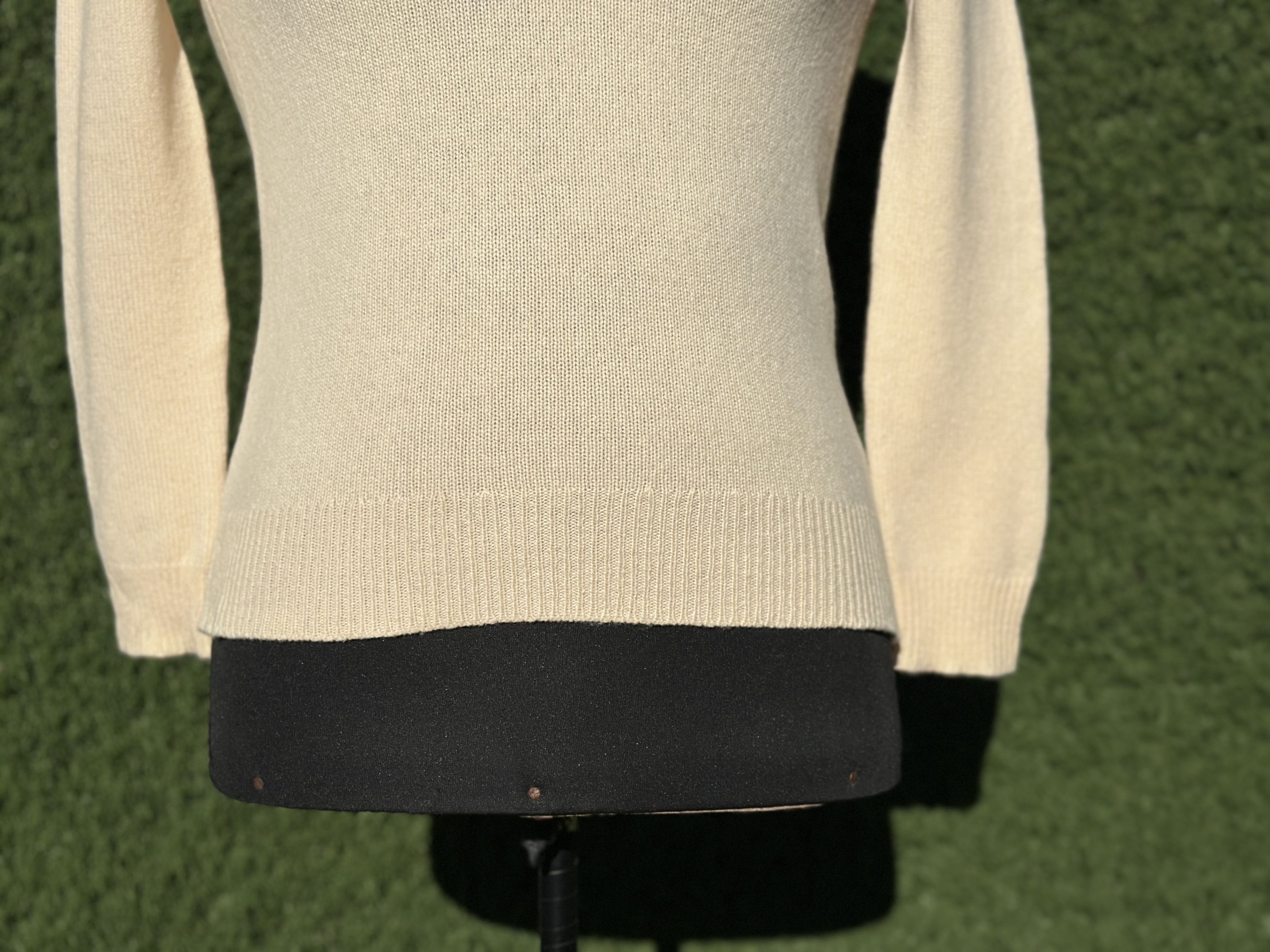 The Row The Row V-Neck Fine Knit Sweater Cashmere Camel Hair Siz XS Size XS / US 0-2 / IT 36-38 - 8 Thumbnail