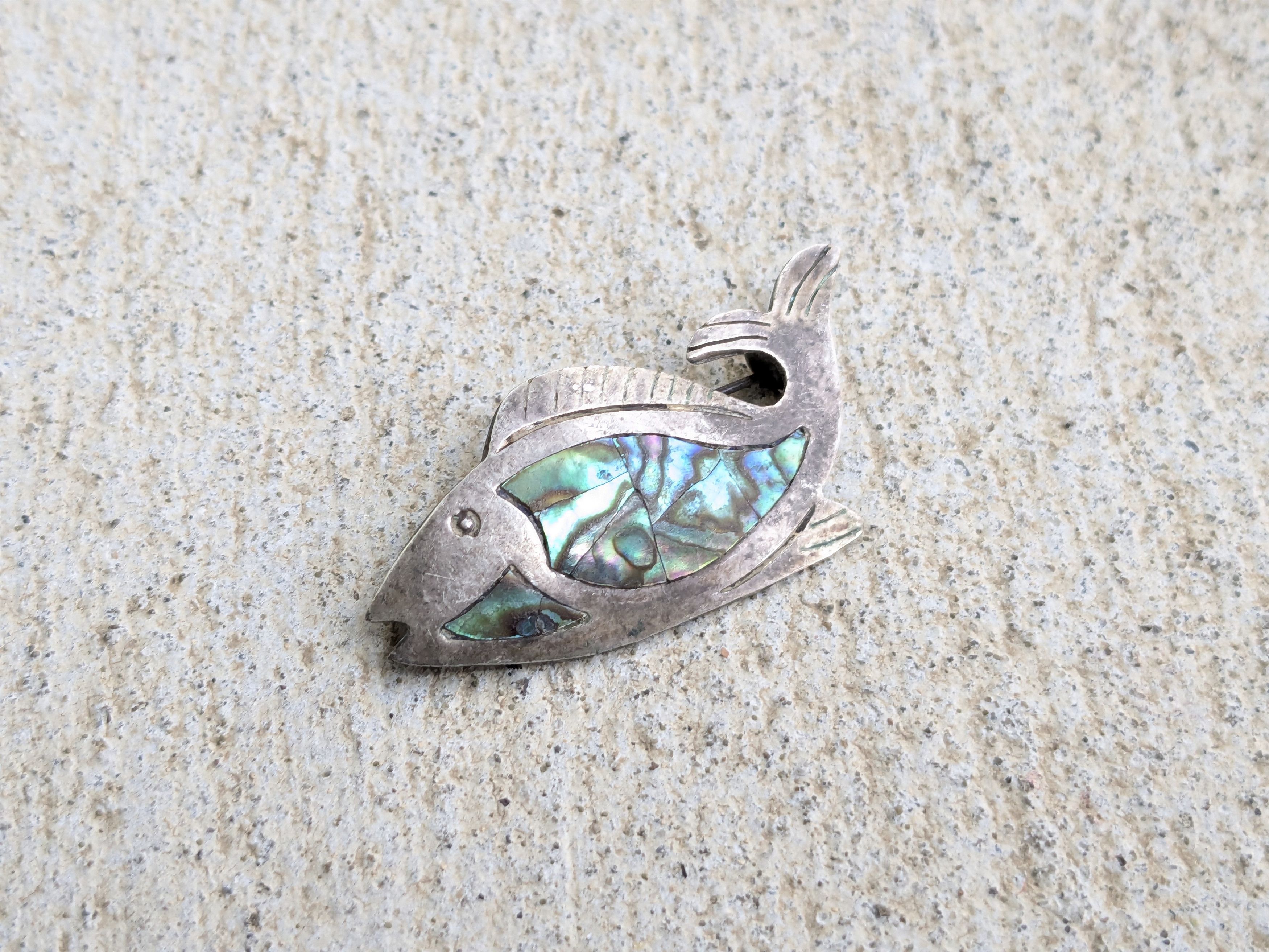 Jewelry × Vintage Vintage Sterling Silver Pin Brooch Fish Modern Abstract Size ONE SIZE - 1 Thumbnail