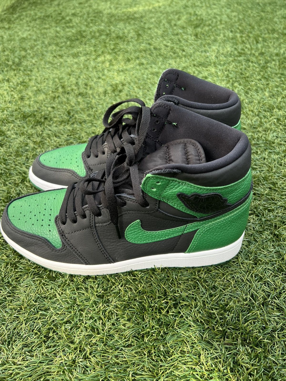 Jordan Brand Jordan 1 Retro High Pine Green Size US 10 / EU 43 - 3 Thumbnail
