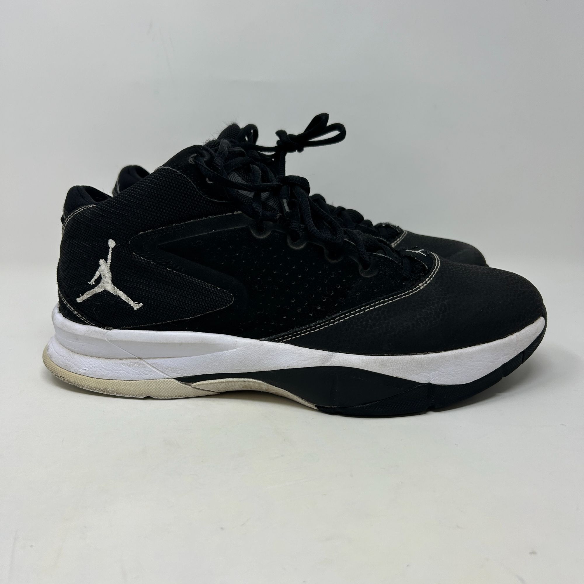 Nike Nike Air Jordan Court Vision 99 Black/White Sz 10.5 616777 Size US 10.5 / EU 43-44 - 3 Thumbnail