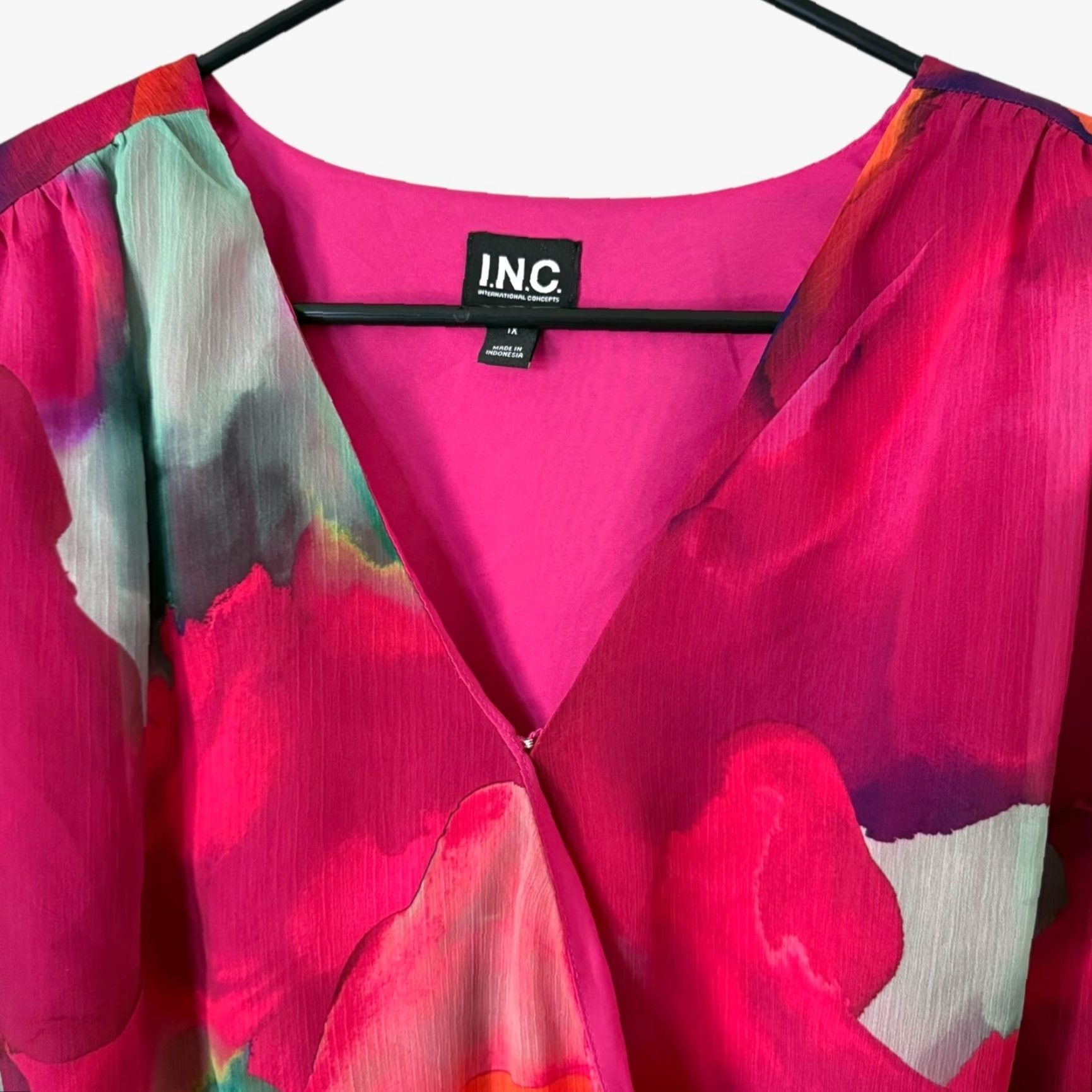 Vintage INC International Concepts Blouse V-Neck Pleated-Sleeve 1X Women's Pink Polyester Bohemian City Preppy All Seasons Size XL / US 12-14 / IT 48-50 - 5 Thumbnail