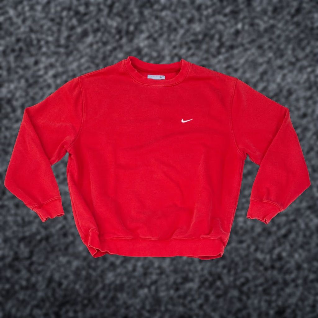 Nike VINTAGE Nike Crewneck Sweatshirt Mens XL Red 2000s Y2K Silver Tag Swoosh Distressed Sweatshirt Mens XL Red Nike"} Size US XL / EU 56 / 4 - 1 Thumbnail