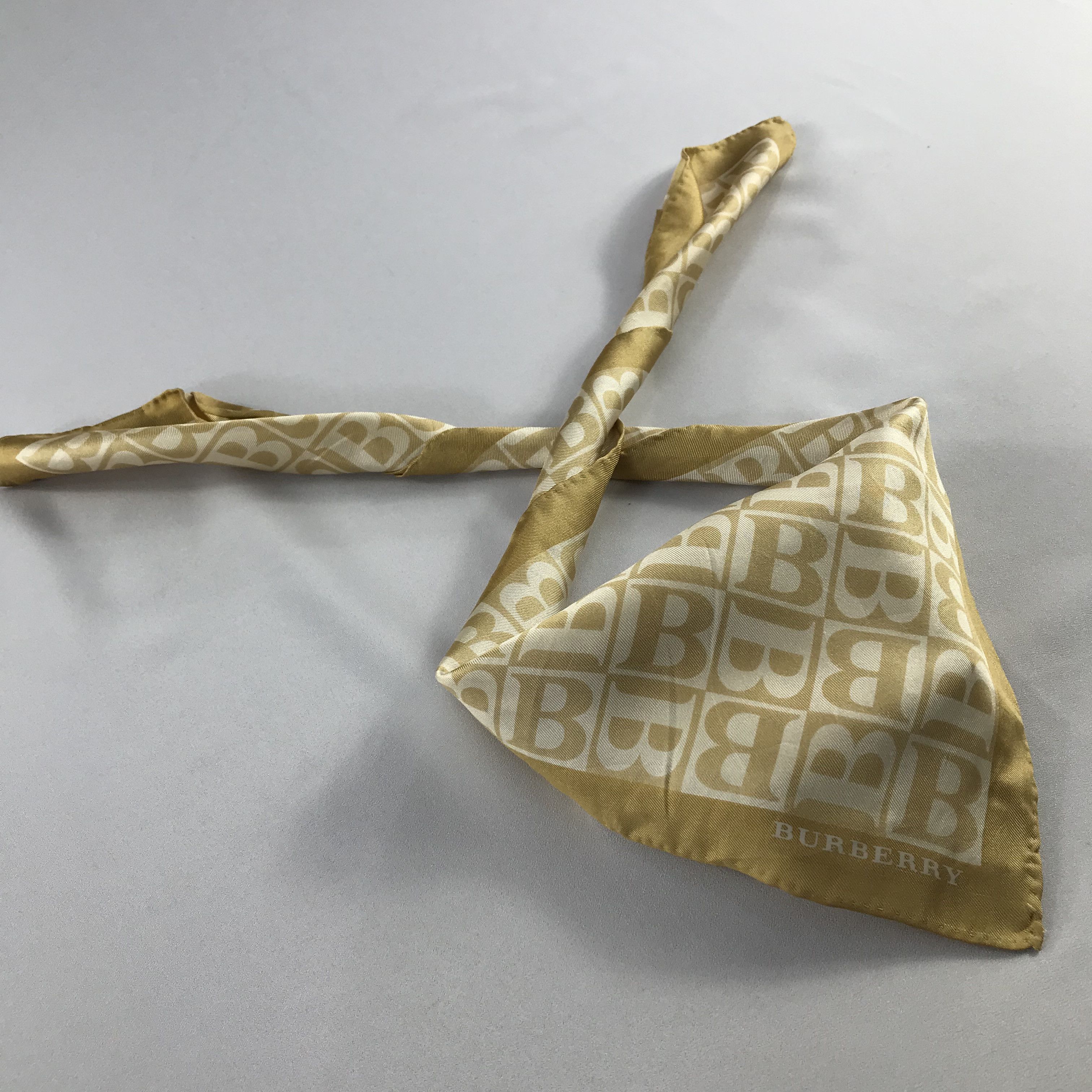 Burberry Burberry Silk Handkerchief / Bandana / Neckerchief C767 Size ONE SIZE - 2 Thumbnail