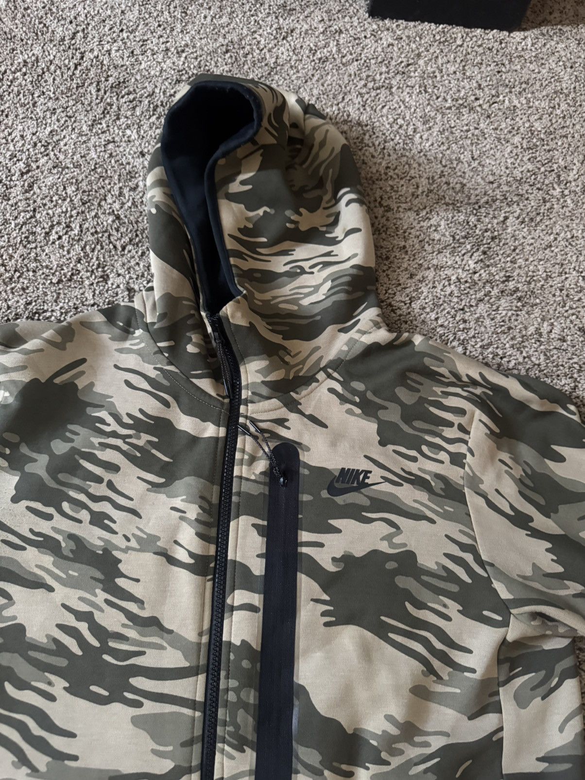 Nike Nike Camo Tech Size US M / EU 48-50 / 2 - 3 Thumbnail