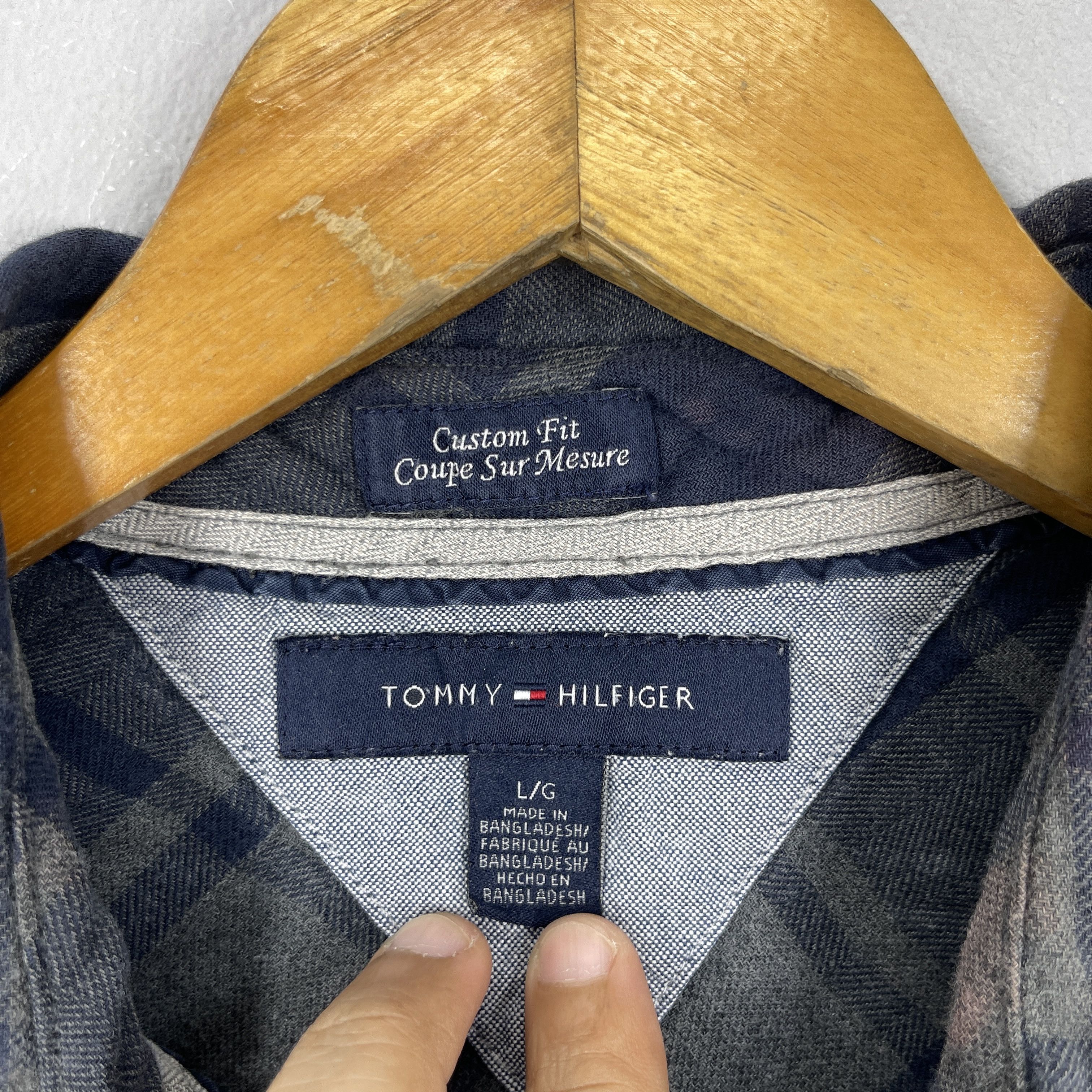 Tommy Hilfiger Tommy Hilfiger Blue Grey Flannel Plaid Button Up Shirt Size US M / EU 48-50 / 2 - 5 Thumbnail