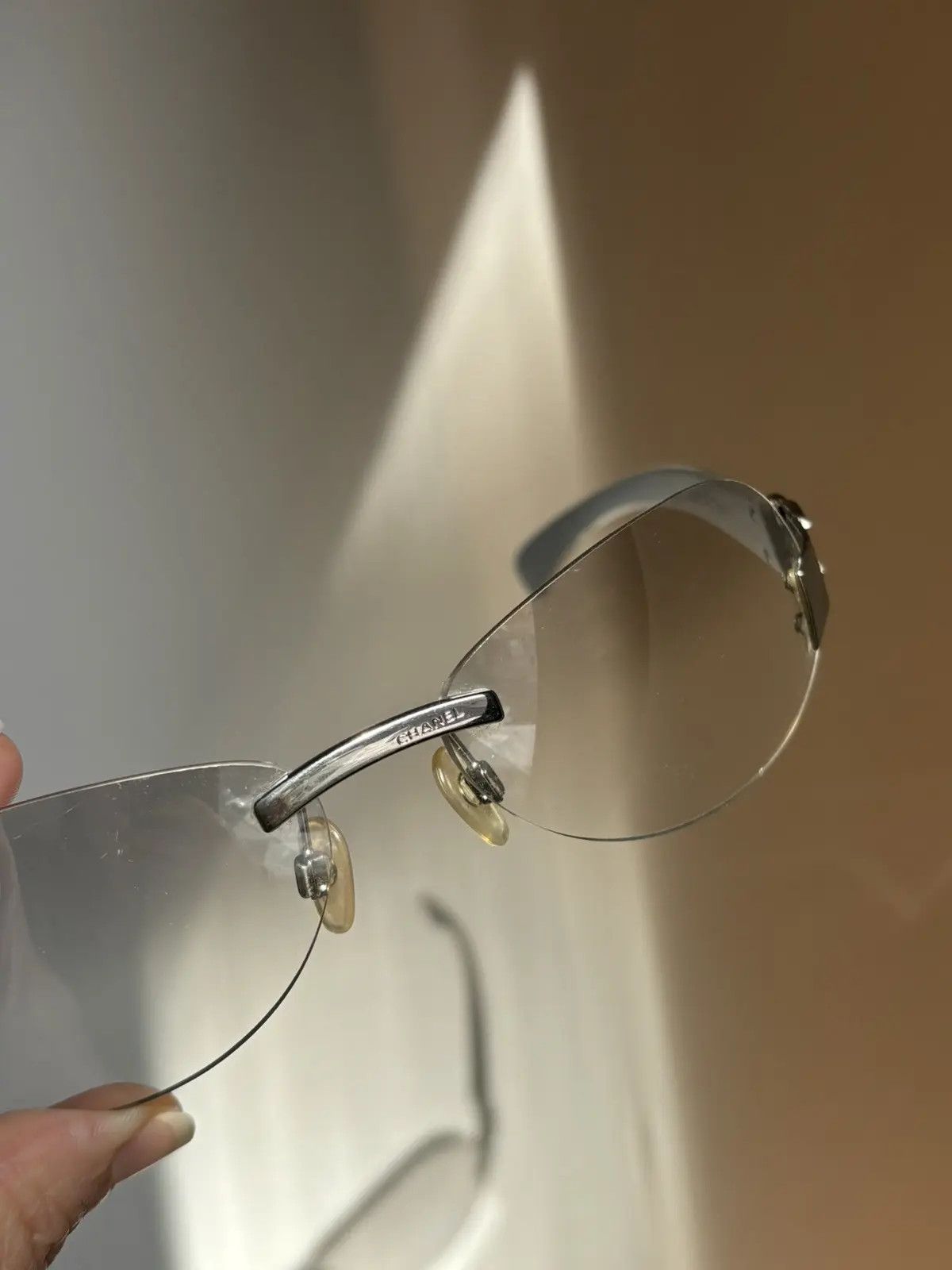 Chanel × Vintage CHANEL Sunglasses 4037 Rimless Rhinestone 4017 Shields RI832 Size ONE SIZE - 4 Thumbnail
