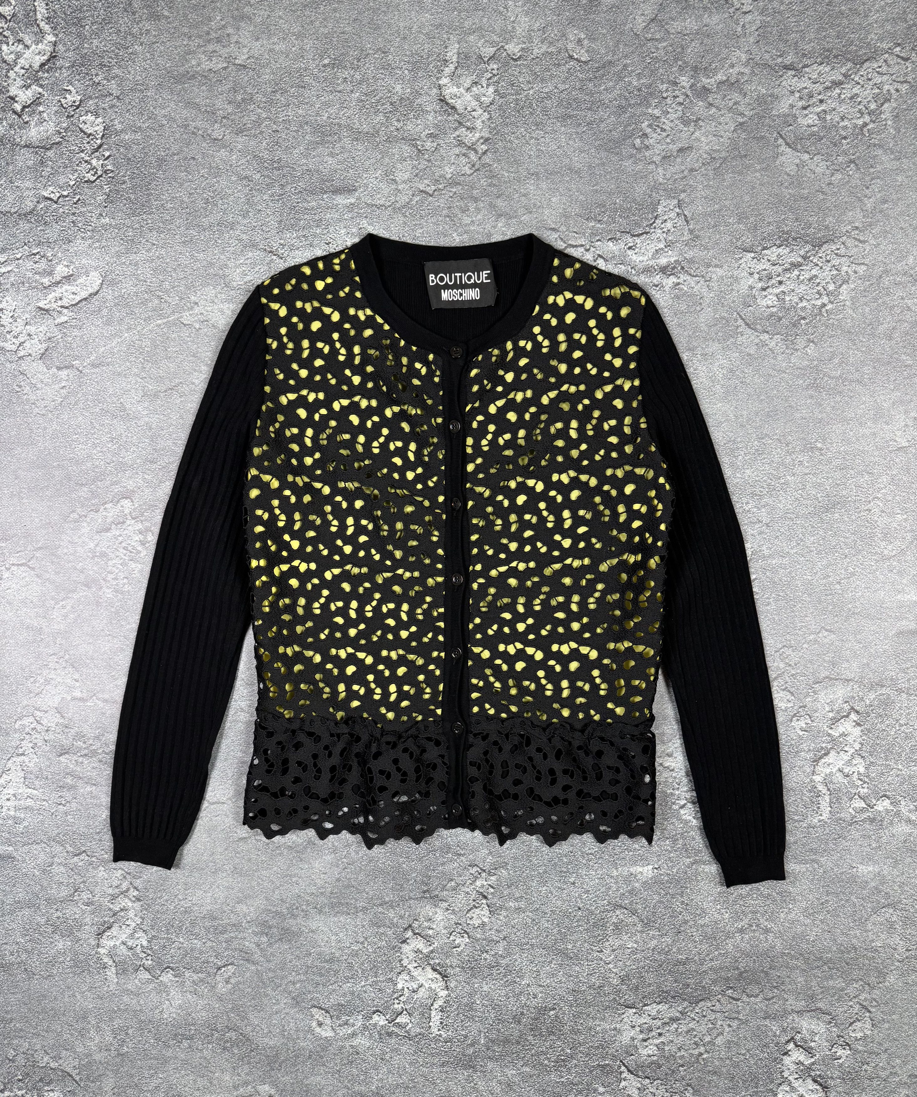 Moschino Boutique Moschino Women's Button Sweater Size M Luxury Size M / US 6-8 / IT 42-44 - 1 Thumbnail