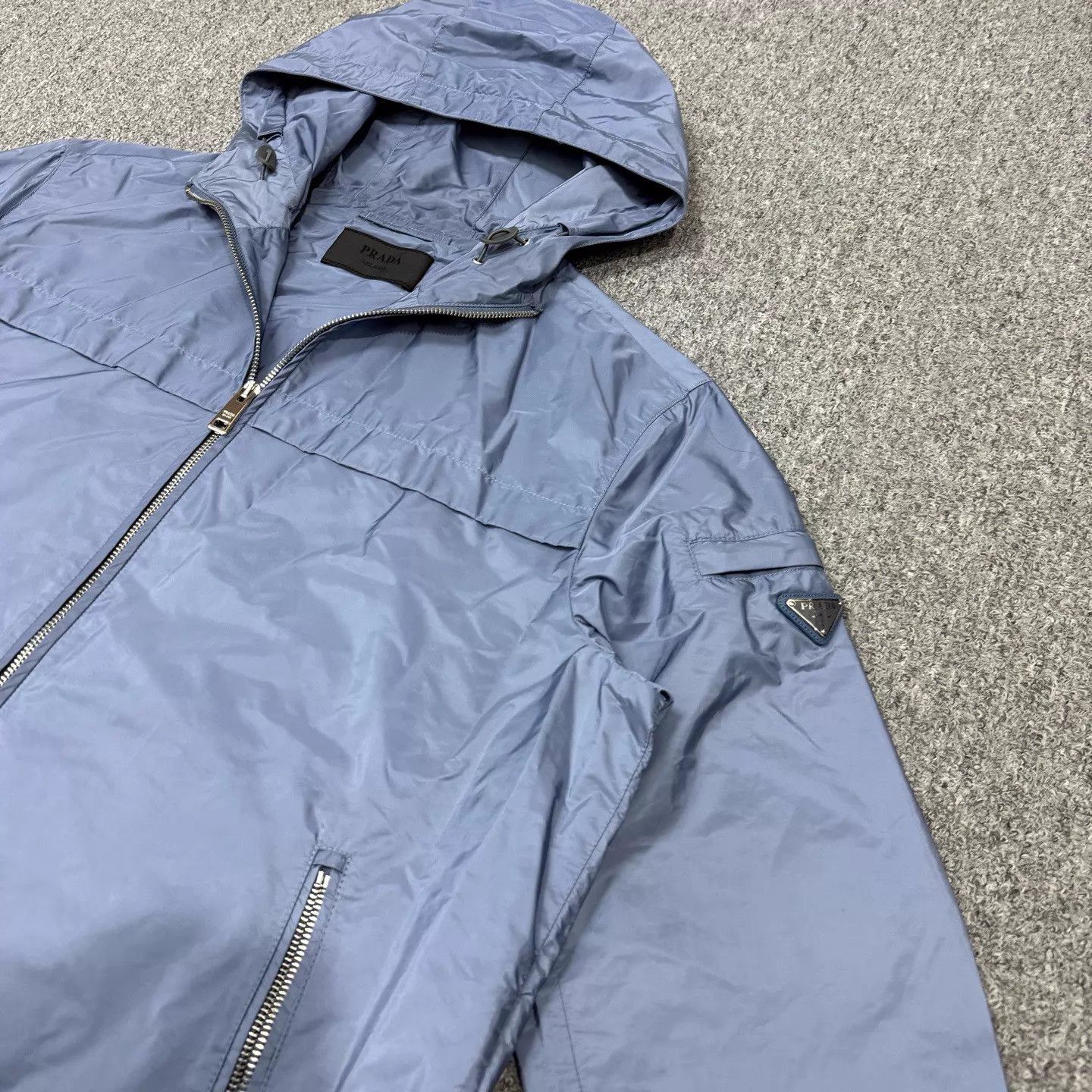 Prada Prada blue triangle logo nylon jacket size 54 Size US L / EU 52-54 / 3 - 3 Thumbnail