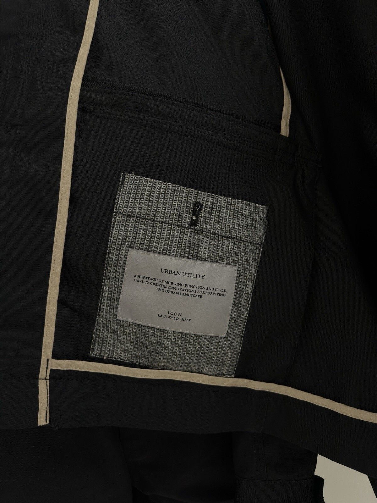 Oakley OAKLEY ICON MENS JACKET URBAN UTILITY SLIM FIT size XL Size US XL / EU 56 / 4 - 12 Thumbnail