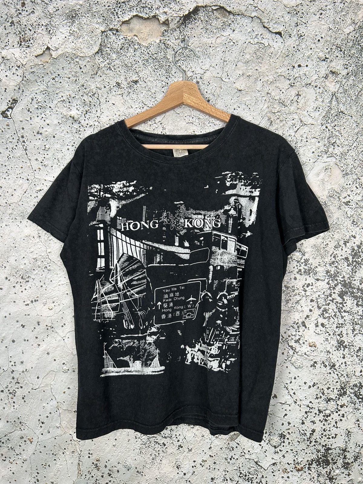 Vintage Hong Kong Graphic Tee 90s Skate Rock Punk