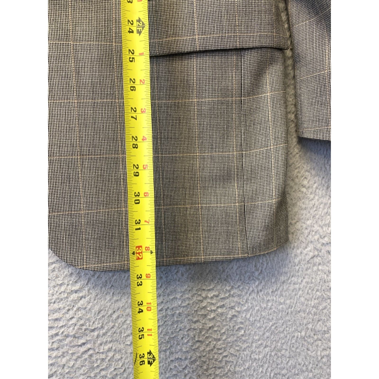 Jos. A. Bank Jos. A. Bank Suit Jacket Coat Mens 41R Tailored Fit Plaid Gray Two Button Notch Lapel Short Wool Dry Clean Only Size 42R - 6 Thumbnail