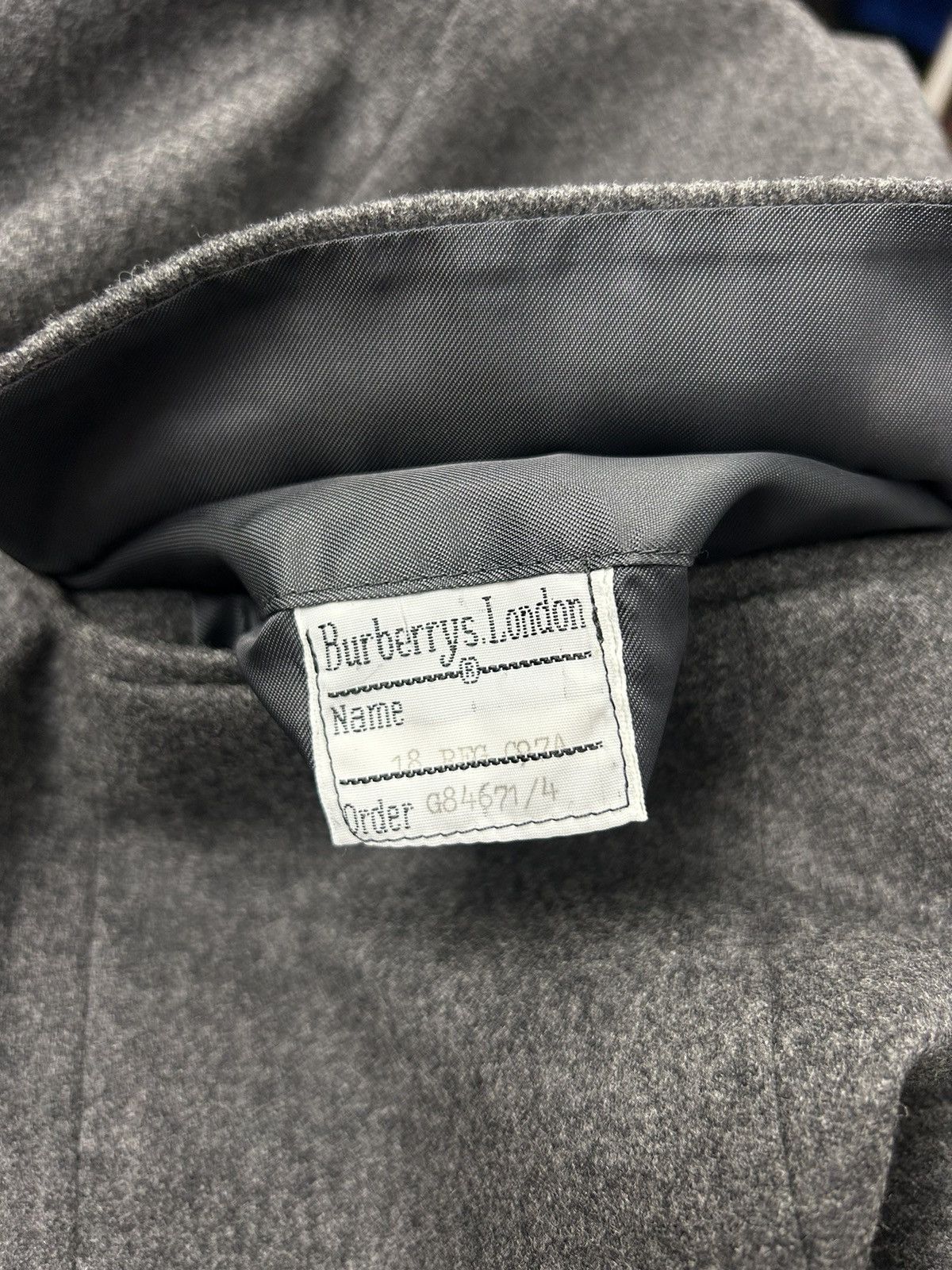 Burberry Burberry Women’s Grey Wool Blazer Made in England Vintage Size L / US 10 / IT 46 - 13 Thumbnail
