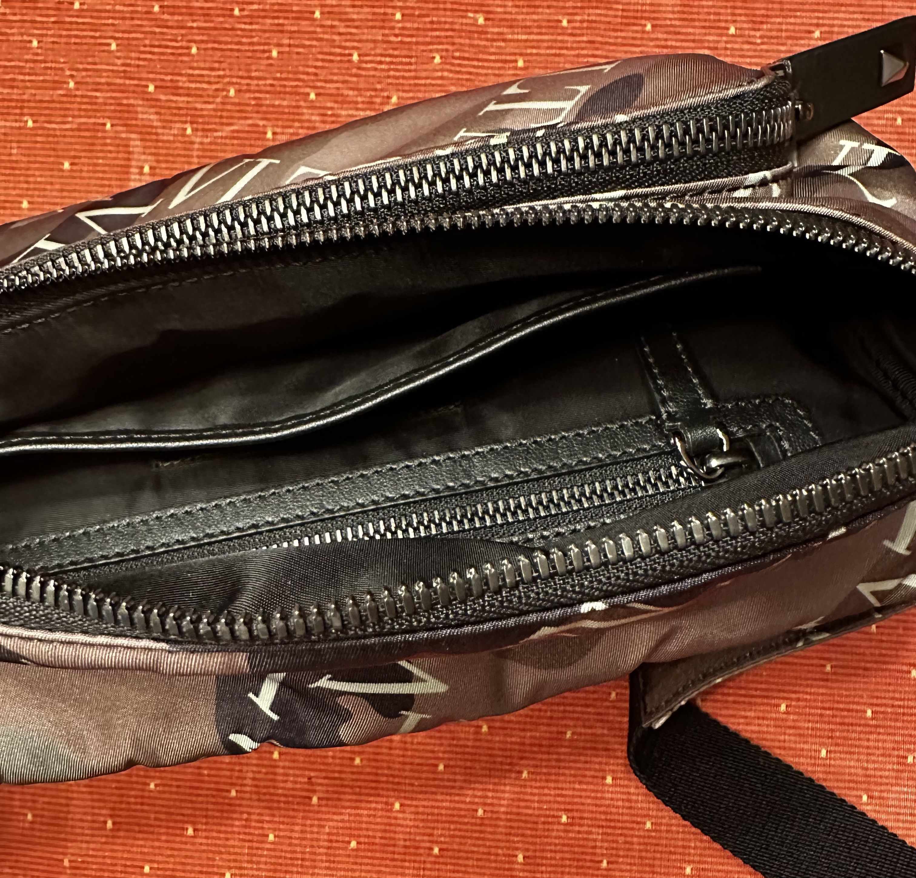 Valentino Valentino Garavani Camouflage Belt Bag canvas/leather Size ONE SIZE - 14 Thumbnail