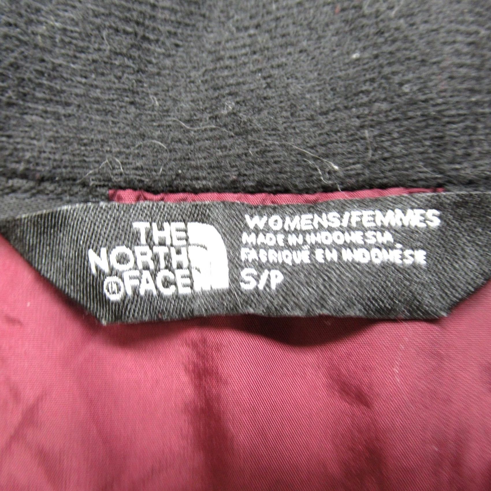 The North Face The North Face Jacket Womens Burgundy Quilted Puffer Lightweight Pack S Red Zip Size S / US 4 / IT 40 - 7 Thumbnail