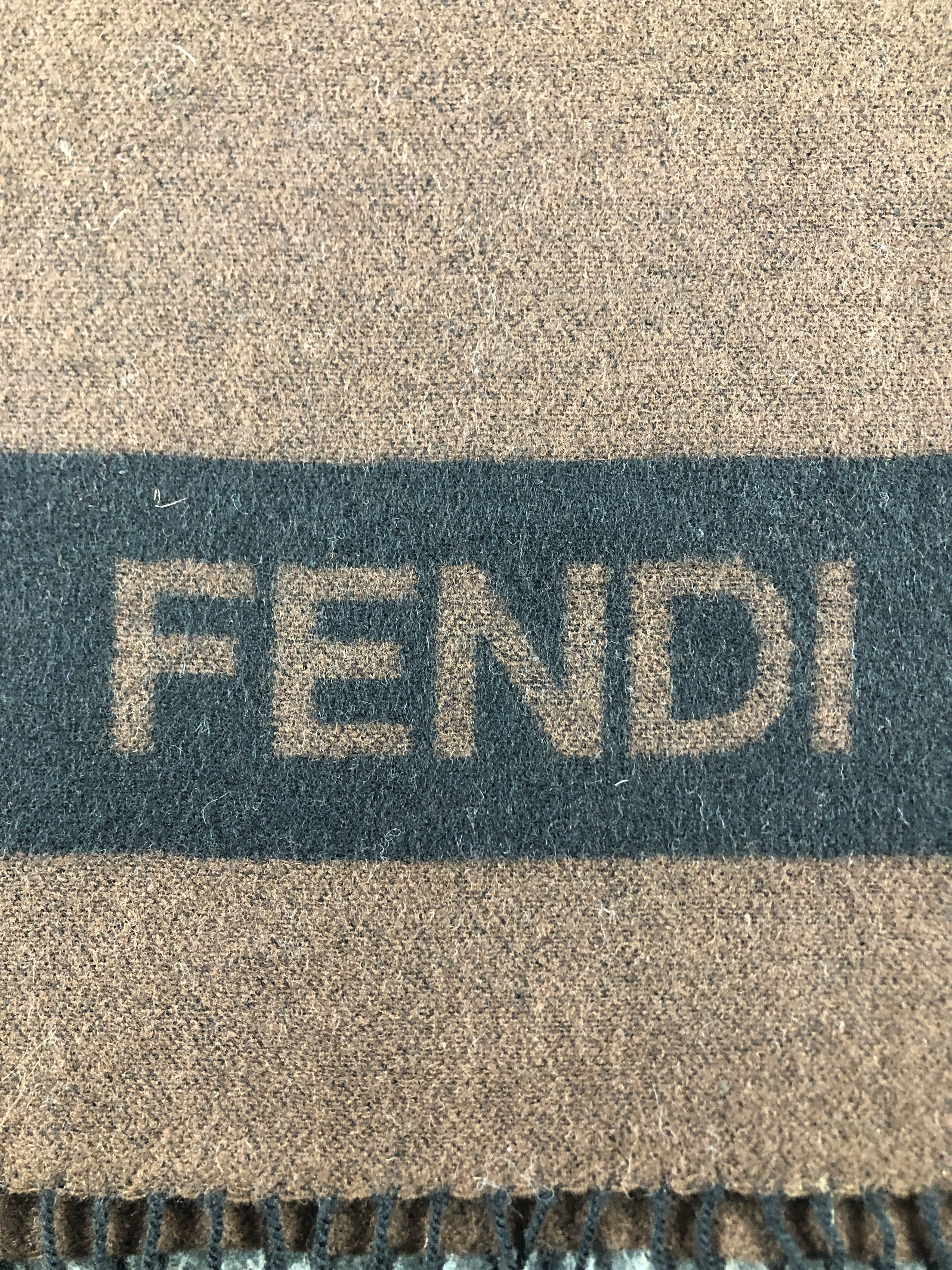 Fendi Fendi Scarf / Muffler / Neckwear P920 Size ONE SIZE - 4 Thumbnail