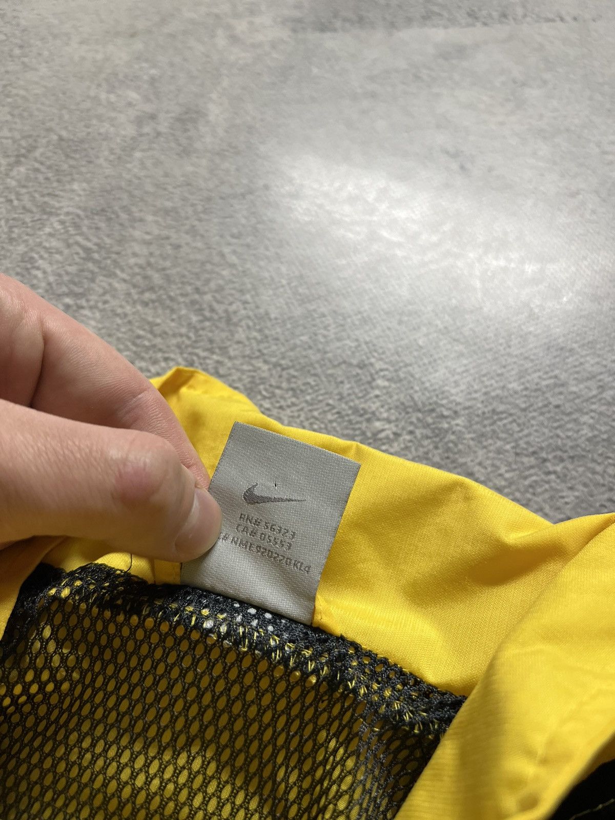 Nike × Vintage Vintage Y2k Nike 💛 Nylon Jacket 00’s Size US L / EU 52-54 / 3 - 12 Thumbnail