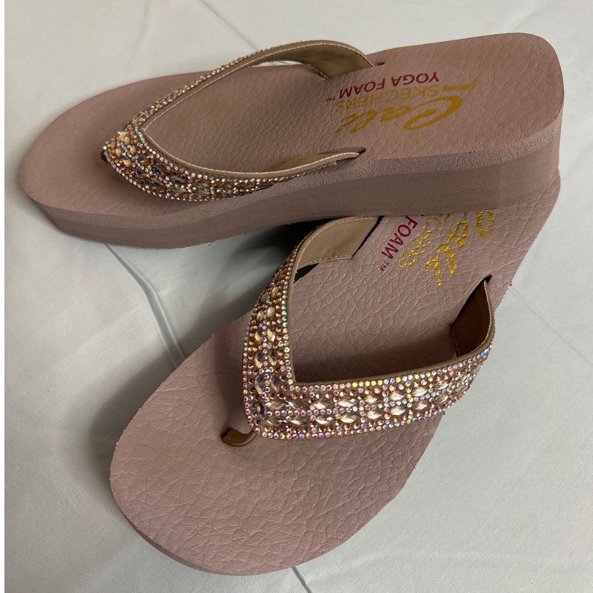 Other Cali Sketcher Taupe Yoga Foam Rhinestone Flip Flops Size 9 Size US 9 / IT 39 - 3 Thumbnail