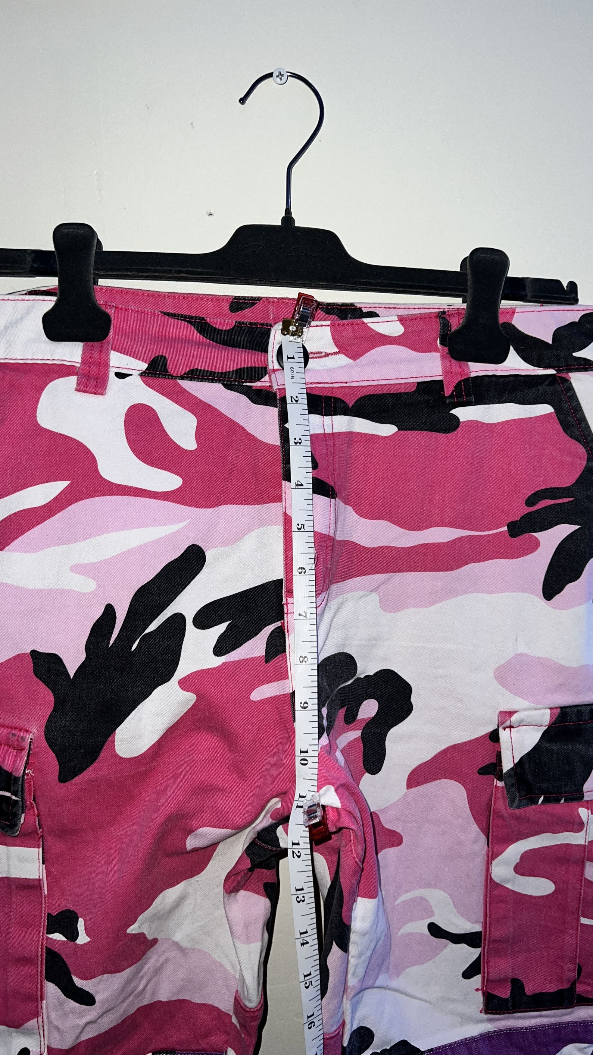 Other MULTI-COLOR CAMO CARGO PANTS Size US 33 - 4 Thumbnail