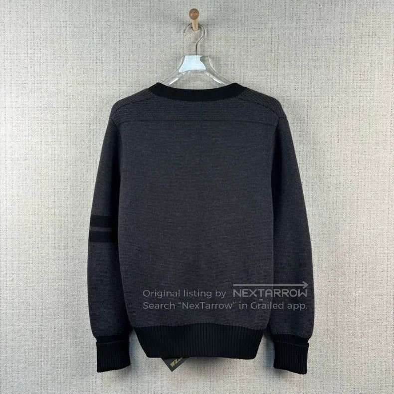 Louis Vuitton Louis Vuitton Medal-patterned wool V-neck knit cardigan ja Size US S / EU 44-46 / 1 - 3 Thumbnail