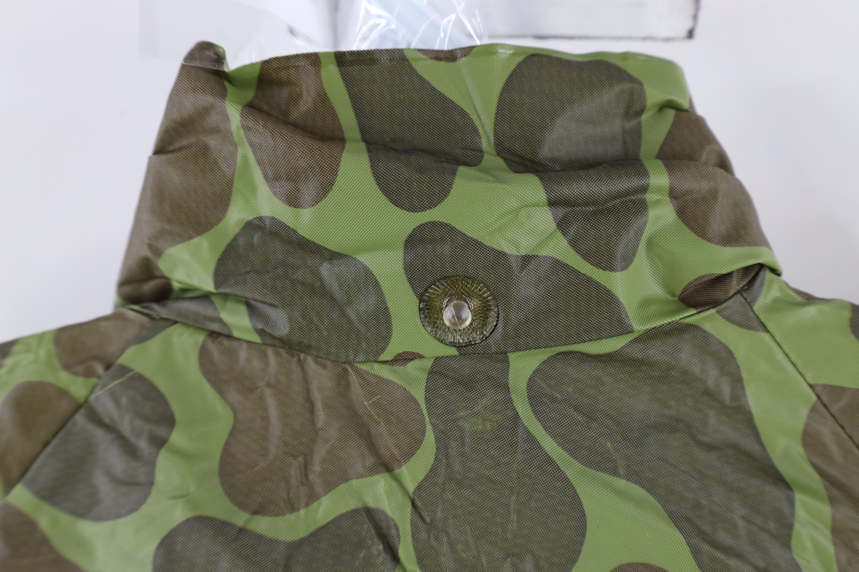 Vintage Vintage 70s Streetwear Frogskin Camouflage Rain Jacket Green Size US XL / EU 56 / 4 - 10 Thumbnail