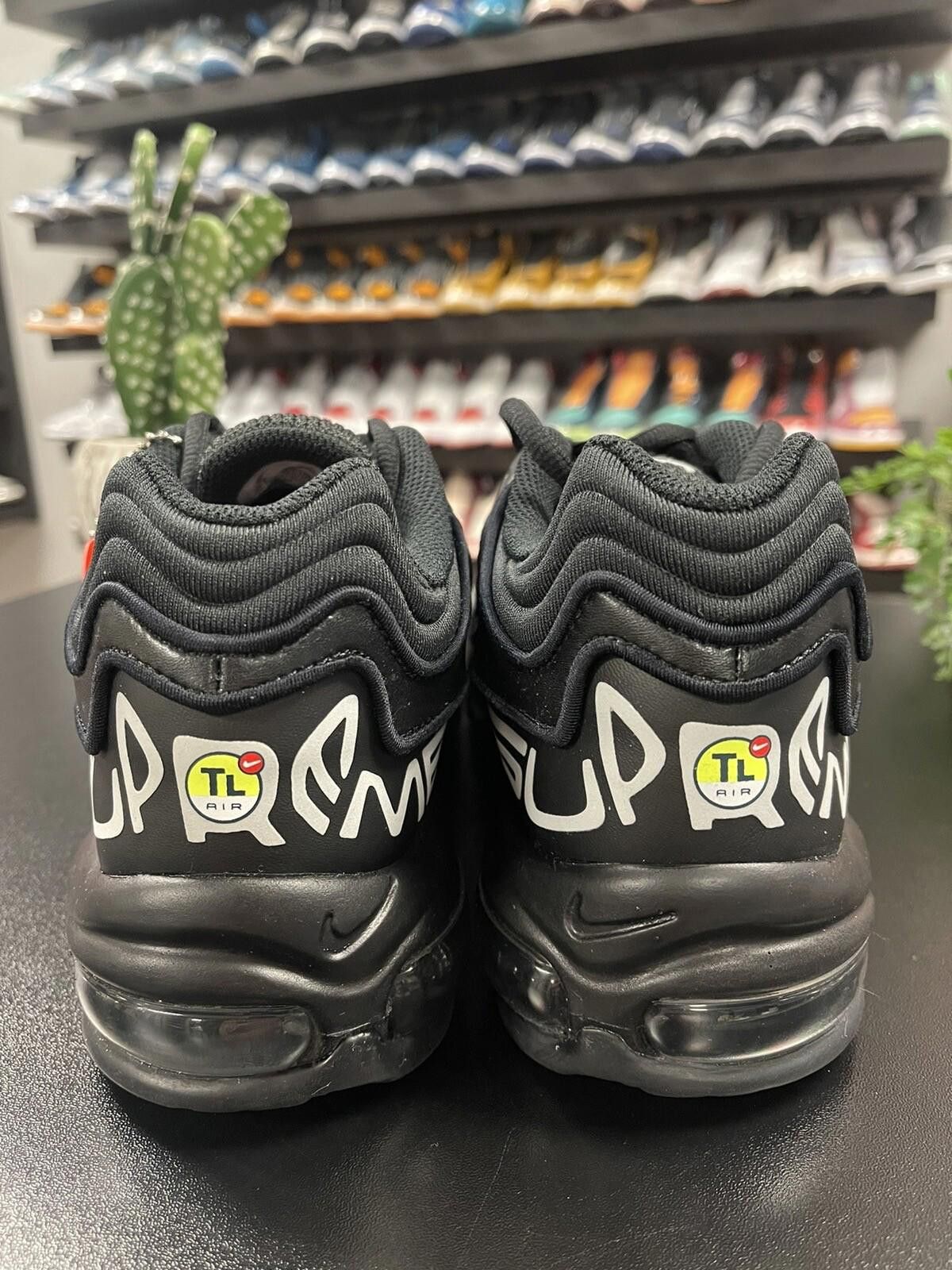 Nike Size 9 - Nike Air Max 98 TL SP x Supreme Black Brand New! Size US 9 / EU 42 - 4 Thumbnail