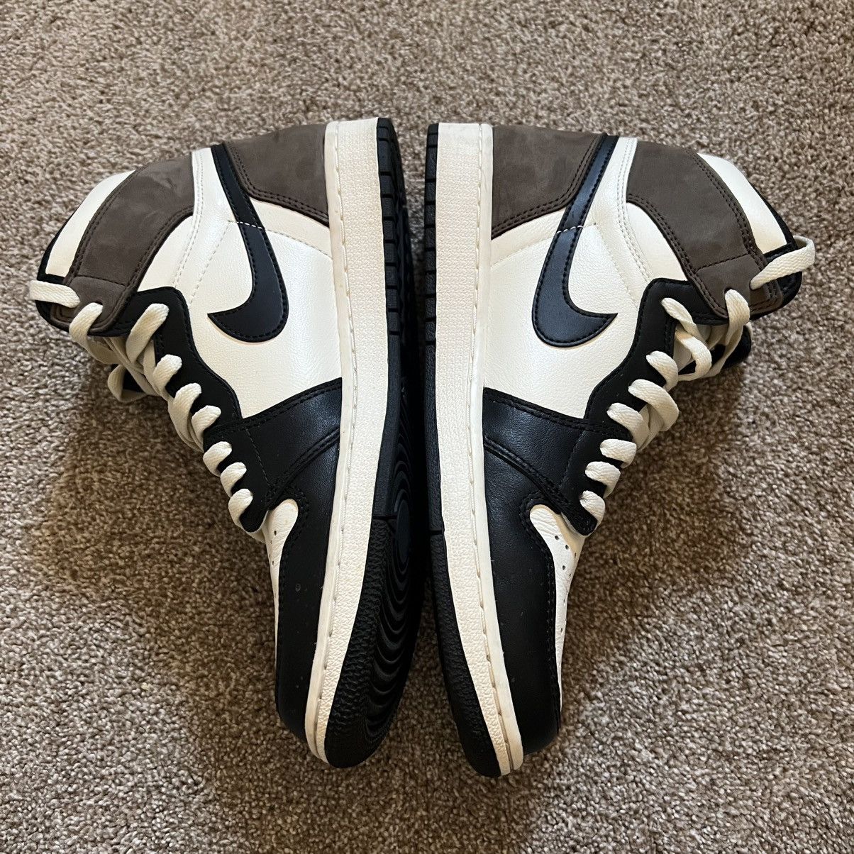 Jordan Brand 2020 Jordan 1 Retro High Dark Mocha Size 9.5 Size US 9.5 / EU 42-43 - 4 Thumbnail