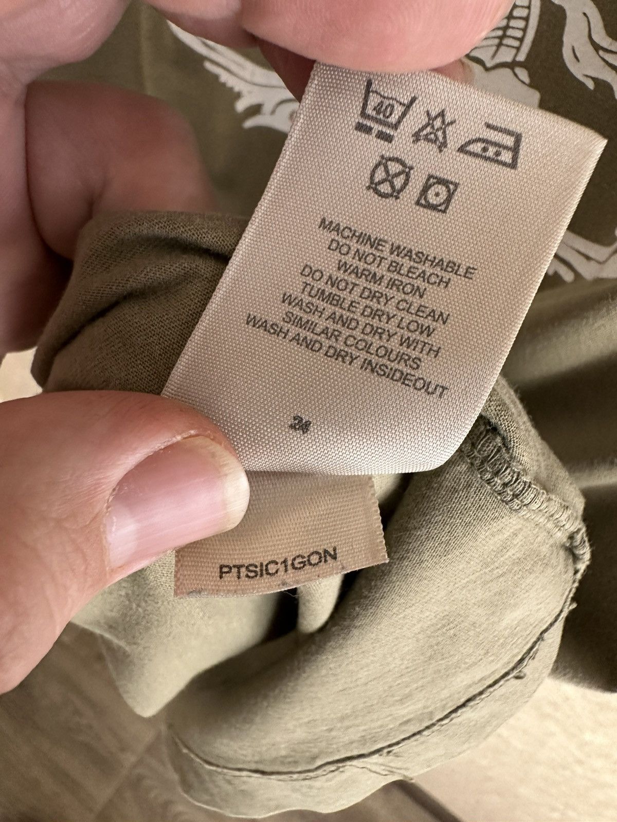 Burberry Burberry t shirt size M Size US M / EU 48-50 / 2 - 6 Thumbnail