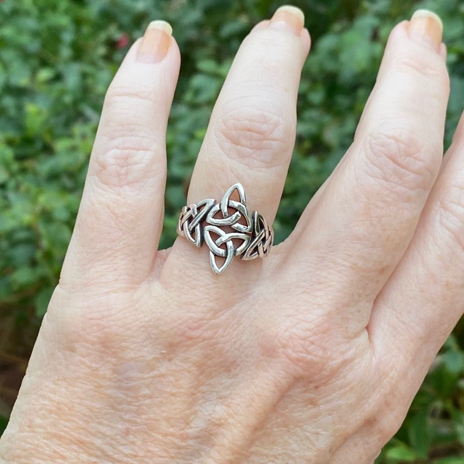 The Unbranded Brand Sterling Silver Celtic Triquetras Ring Size ONE SIZE - 2 Thumbnail