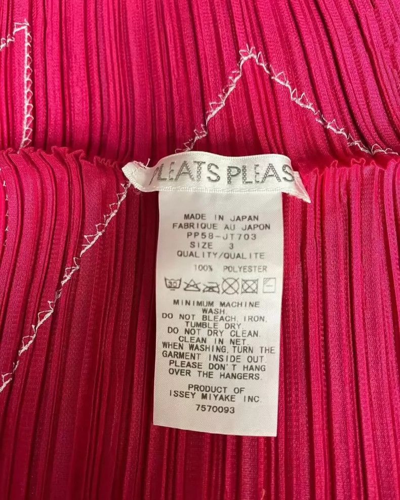 Pleats Please Issey Miyake Issey Miyake size:3 Vintage red magazine-style dress Size XS / US 0-2 / IT 36-38 - 7 Thumbnail