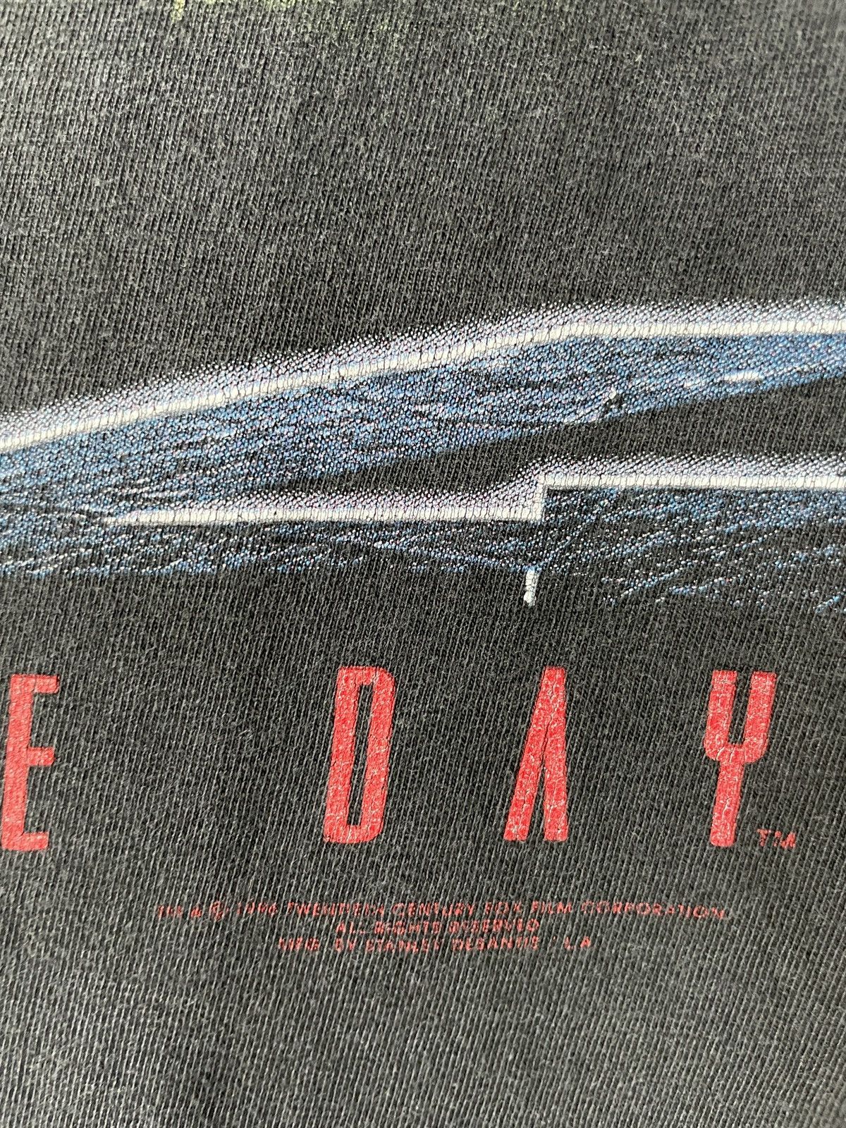 Vintage Vintage Independence Day Movie T-Shirt Size US XL / EU 56 / 4 - 6 Thumbnail
