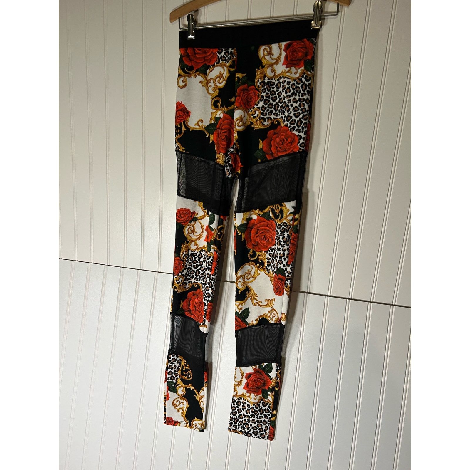 Other Jasmine Two Piece Jumper Outfit Roses & Gold Size Small Size 22" - 5 Thumbnail