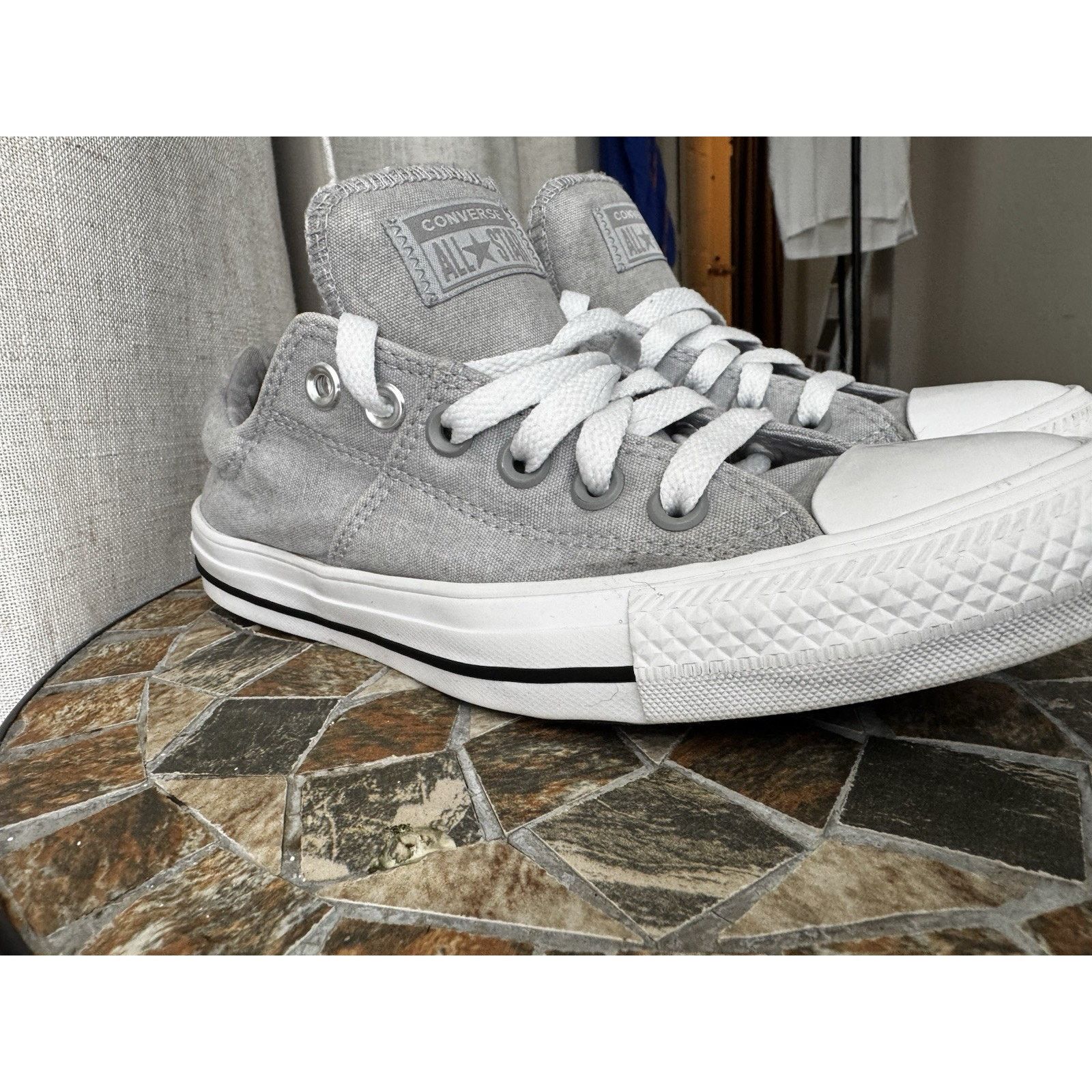 Converse Converse Chuck Taylor All Star Low Wolf Grey Size Women’s 7 Size US 7 / IT 37 - 2 Thumbnail