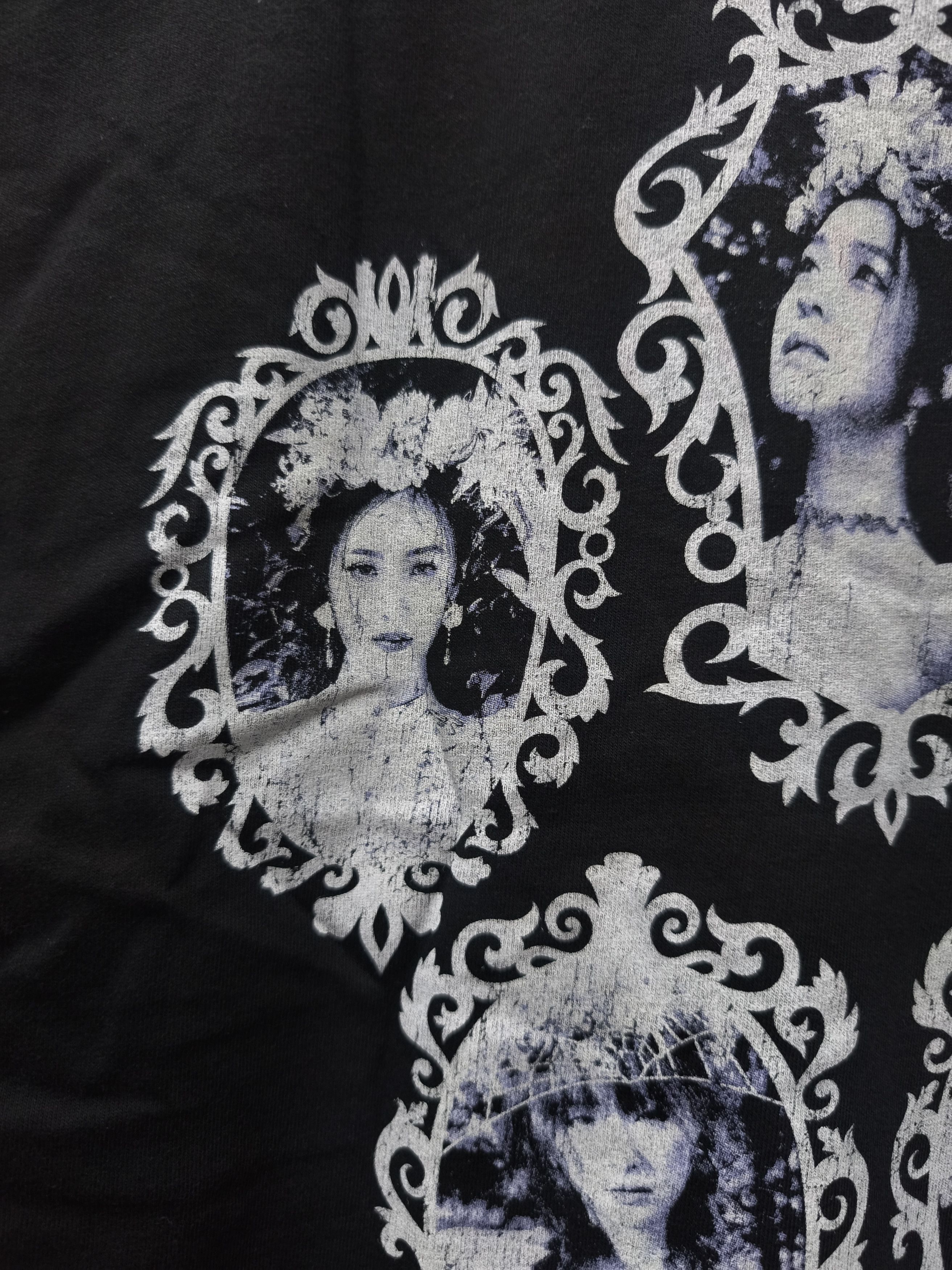 Rap Tees Red Velvet Horror Bride's T-shirt Size US XL / EU 56 / 4 - 11 Thumbnail