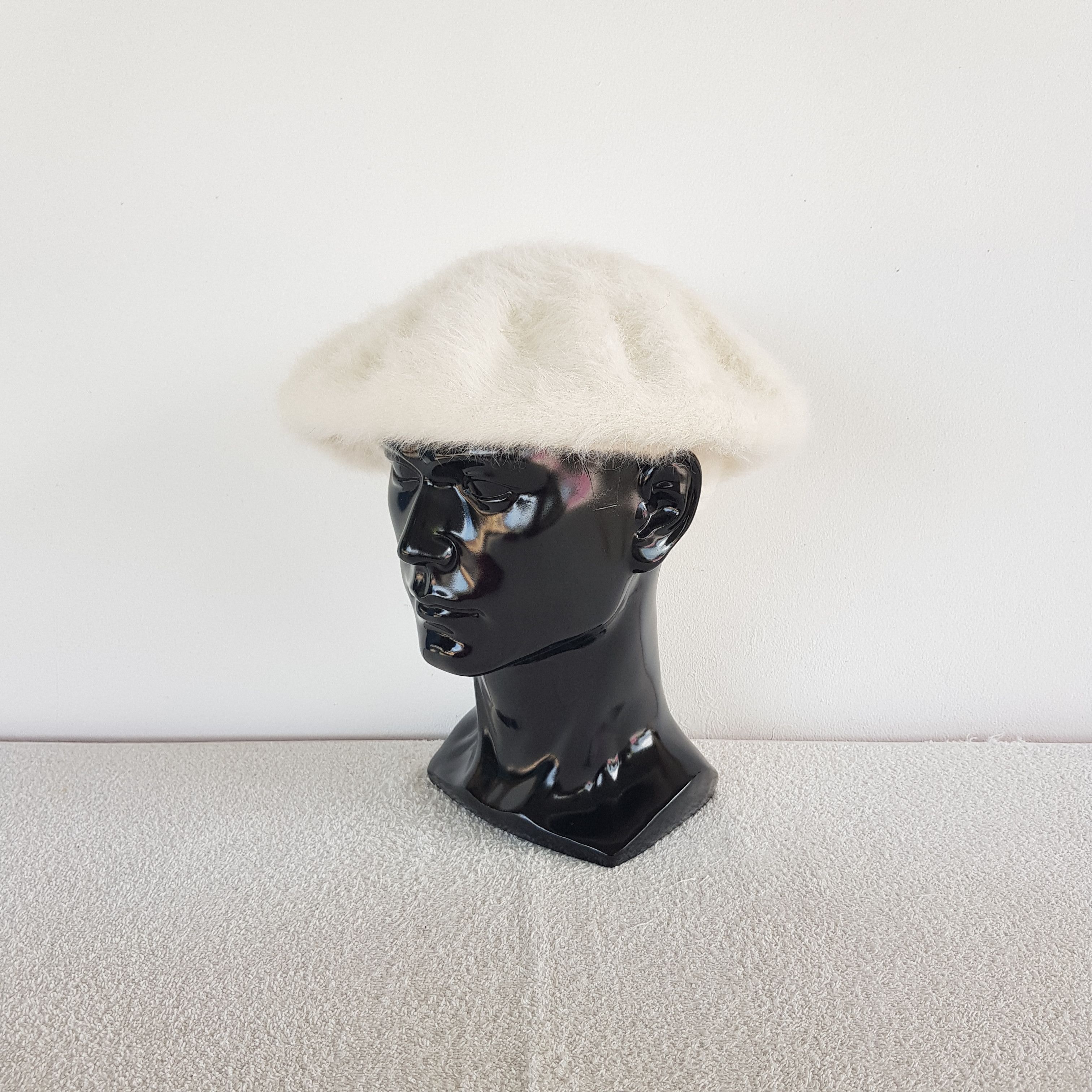 BEAUTY&YOUTH Vintage Beauty Youth Fur Barrett Beanie Snow Caps Hats. Size ONE SIZE - 1 Thumbnail