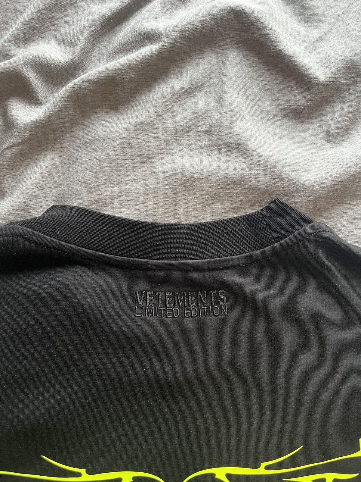 Vetements Vetements Hardcore T-Shirt Size US L / EU 52-54 / 3 - 12 Thumbnail
