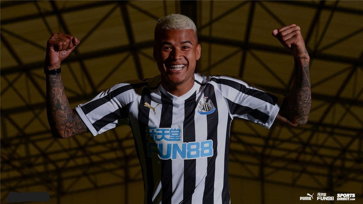 Puma Newcastle United Home 2018-19 Football Shirt Soccer Sz M Size US M / EU 48-50 / 2 - 4 Thumbnail