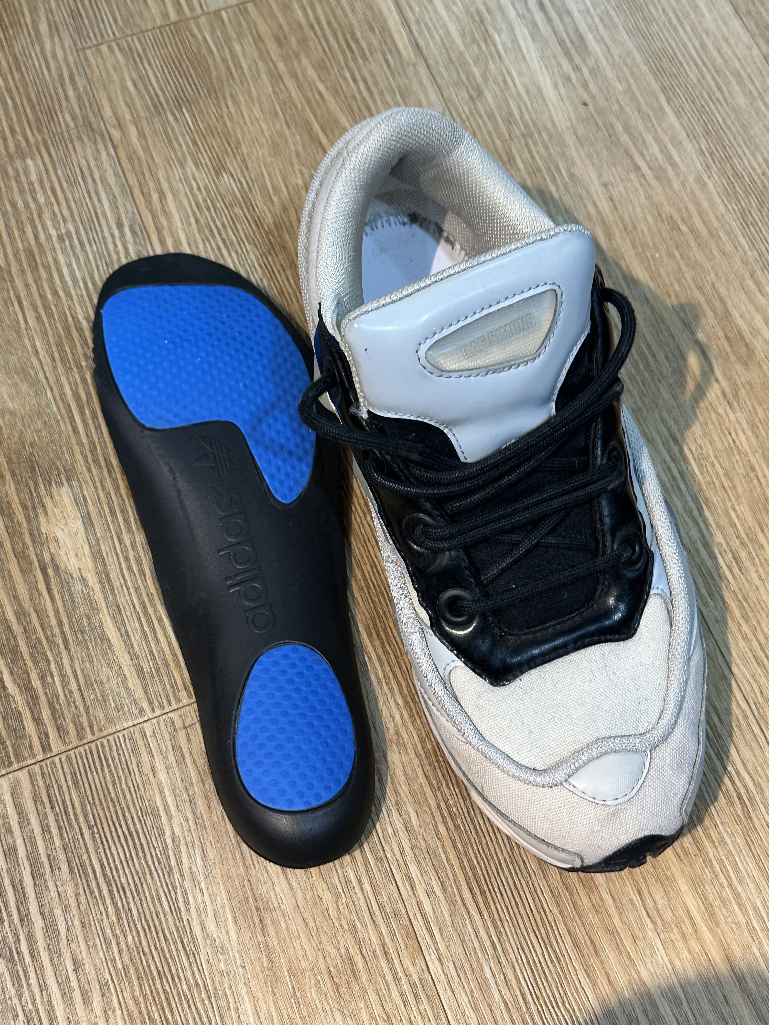Adidas × Raf Simons raf simons x adidas Ozweego Size US 8.5 / EU 41-42 - 6 Thumbnail