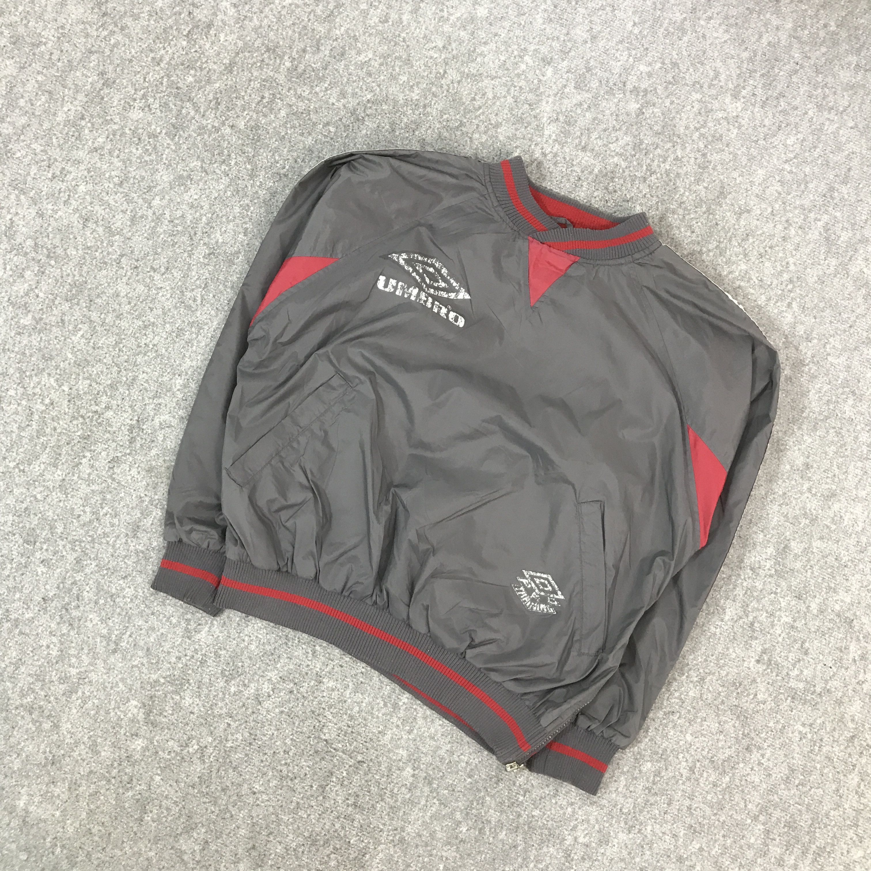 Umbro VTG UMBRO CRAP LOGO UMBRO SWEATSHIRT Size US M / EU 48-50 / 2 - 5 Thumbnail